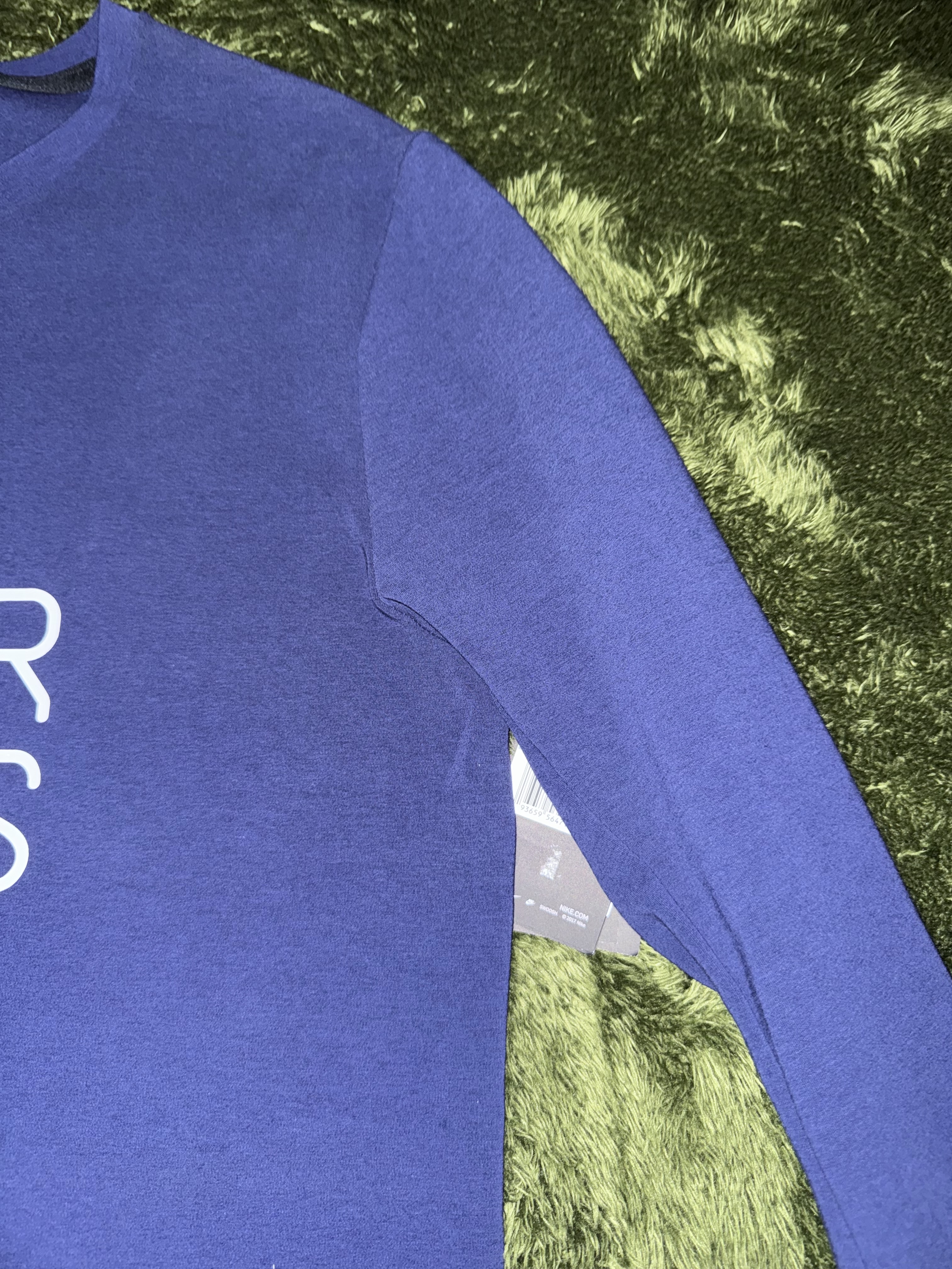 Nike 2020/21 Tottenham Hotspur NSW Tech Pack Crew Top Navy (Non Marking Ver.) 착용 스타일 - 4