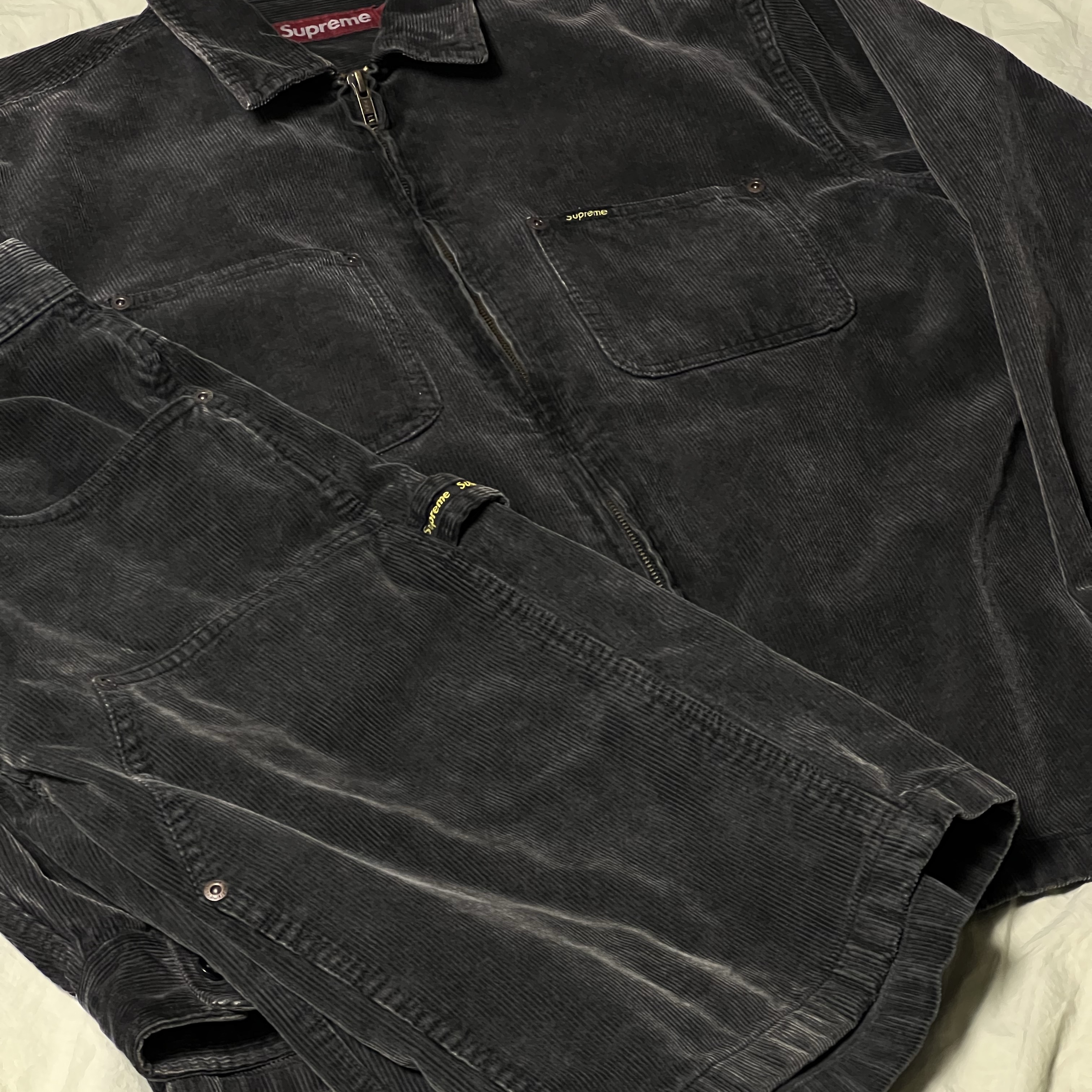 Supreme Washed Corduroy Double Knee Painter Short Black - 24SS, Supreme Washed Corduroy Zip Up Shirt Black - 24SS 착용 스타일