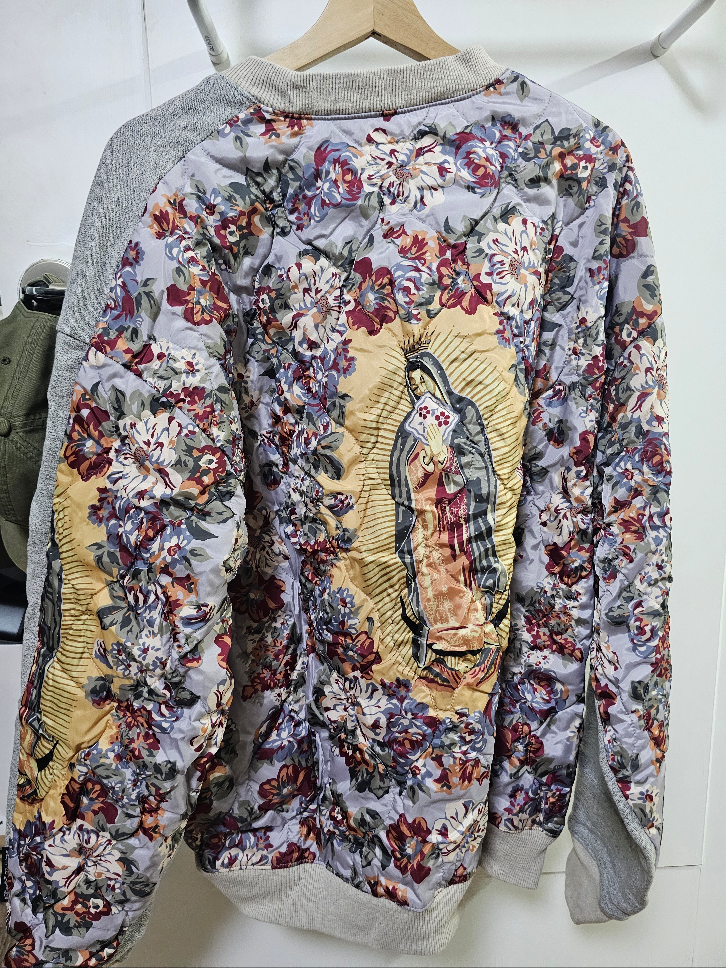 Kapital Top Fleece Bivouac Big Sweatshirt Peckish Maria Gray 착용 스타일 - 2
