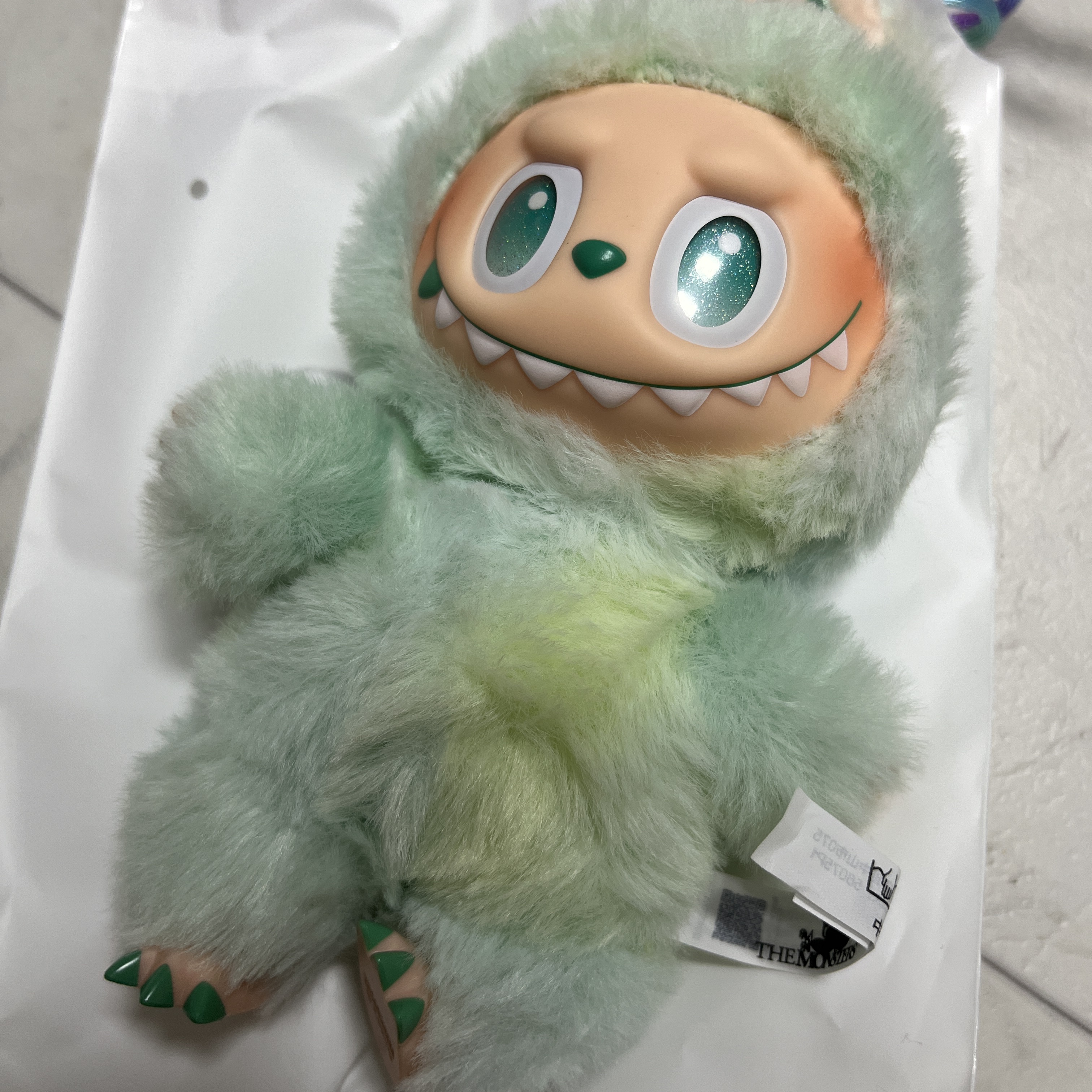 Pop Mart Labubu The Monsters Highlight Series Serenity Keyring (Opened Case) 착용 스타일
