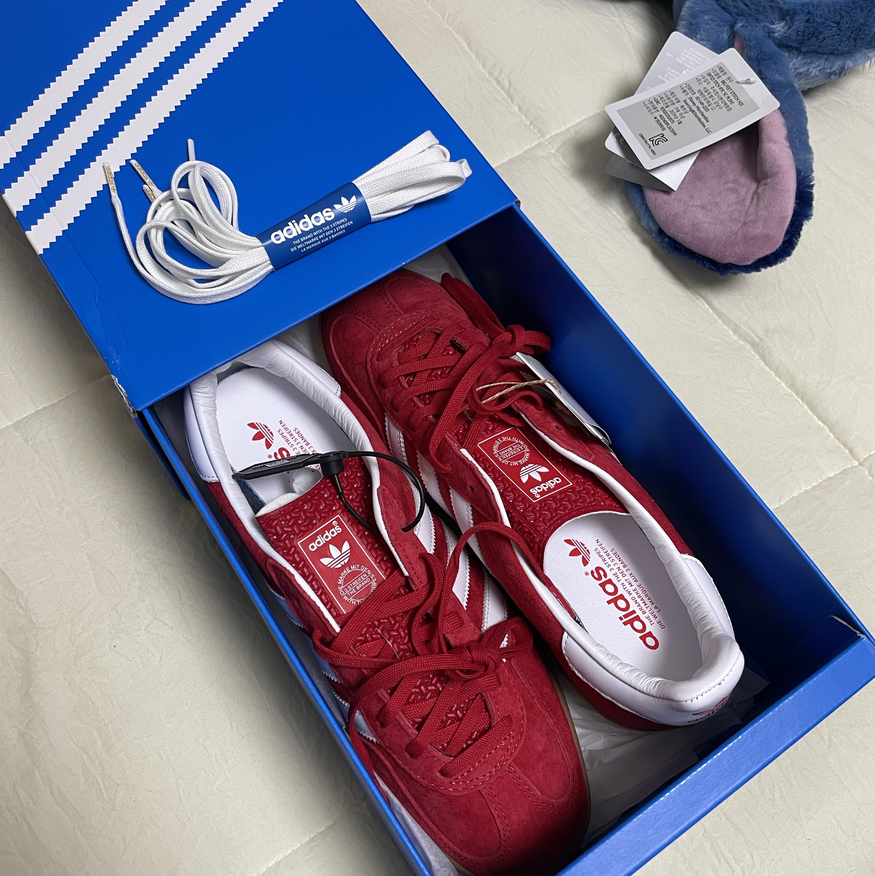 Adidas Gazelle Indoor Scarlet 착용 스타일