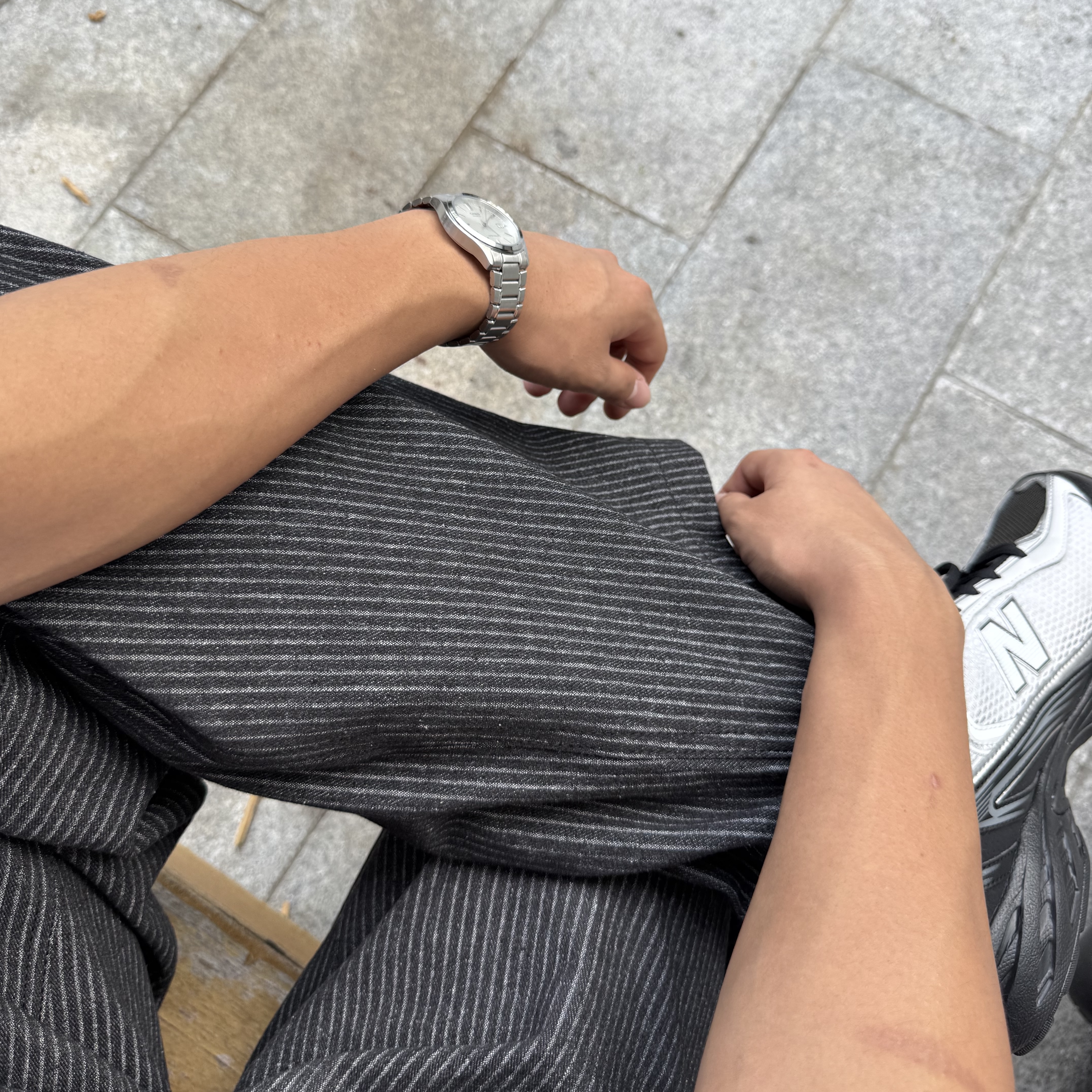 Casio MTP-1183A-7A, New Balance 509 Black Gray 착용 스타일