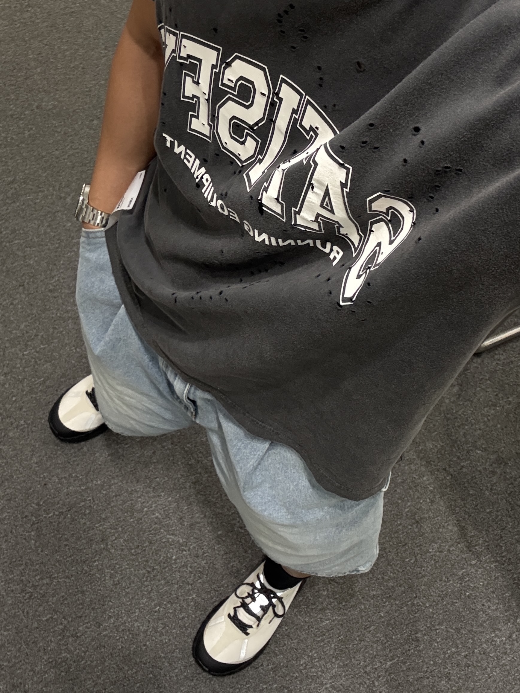 Satisfy Mothtech T‑Shirt Aged Black, Norda 001/A Cinder 착용 스타일 - 1