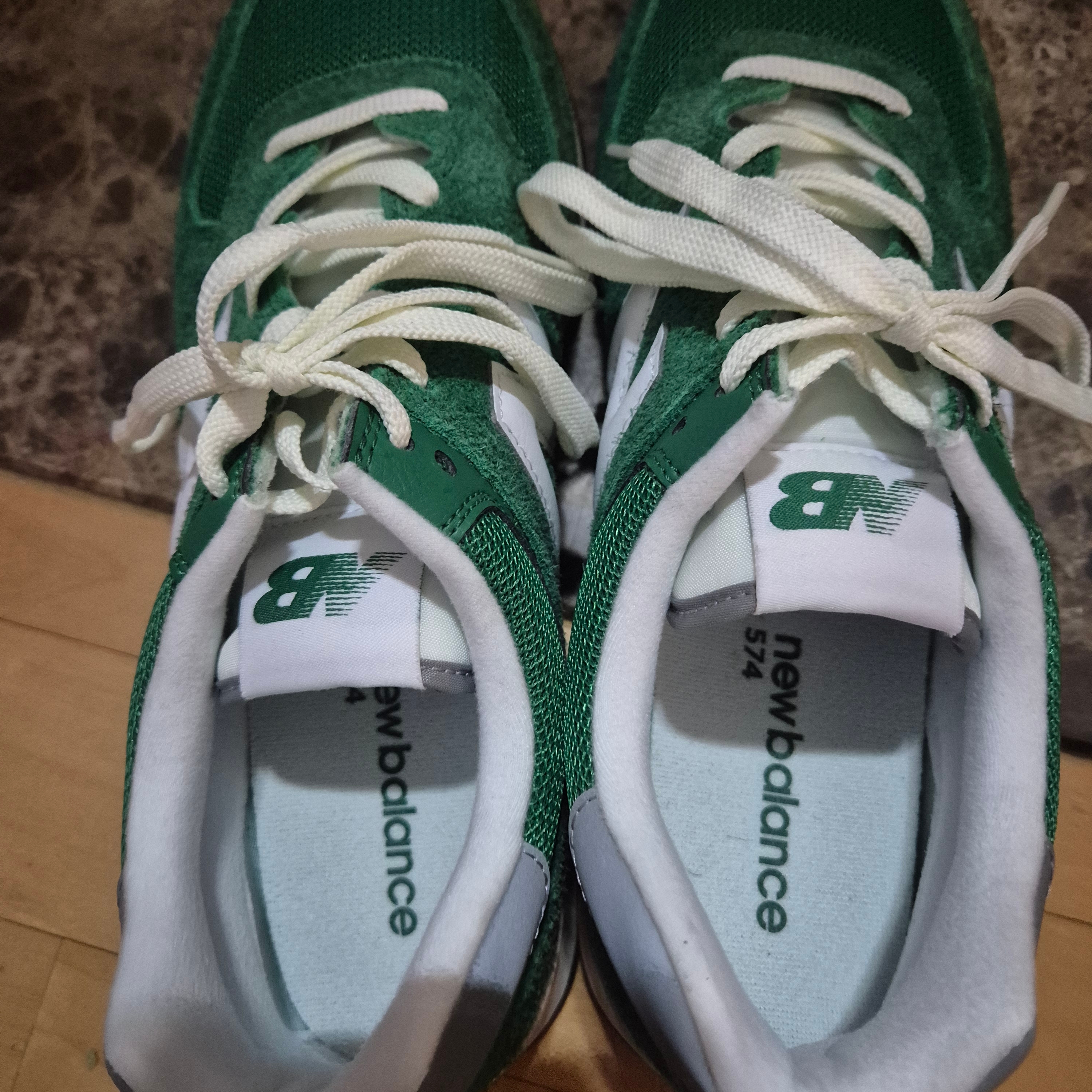 New Balance 574 Heritage Grass Green 착용 스타일