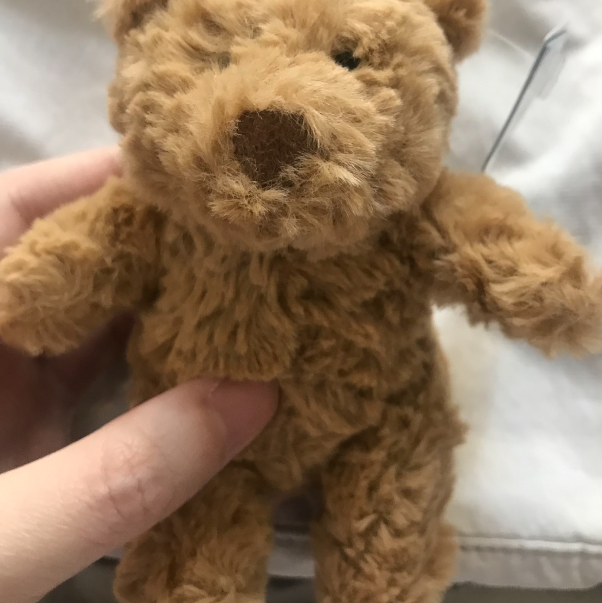 Jellycat Bartholomew Bear Bag Charm Brown 착용 스타일