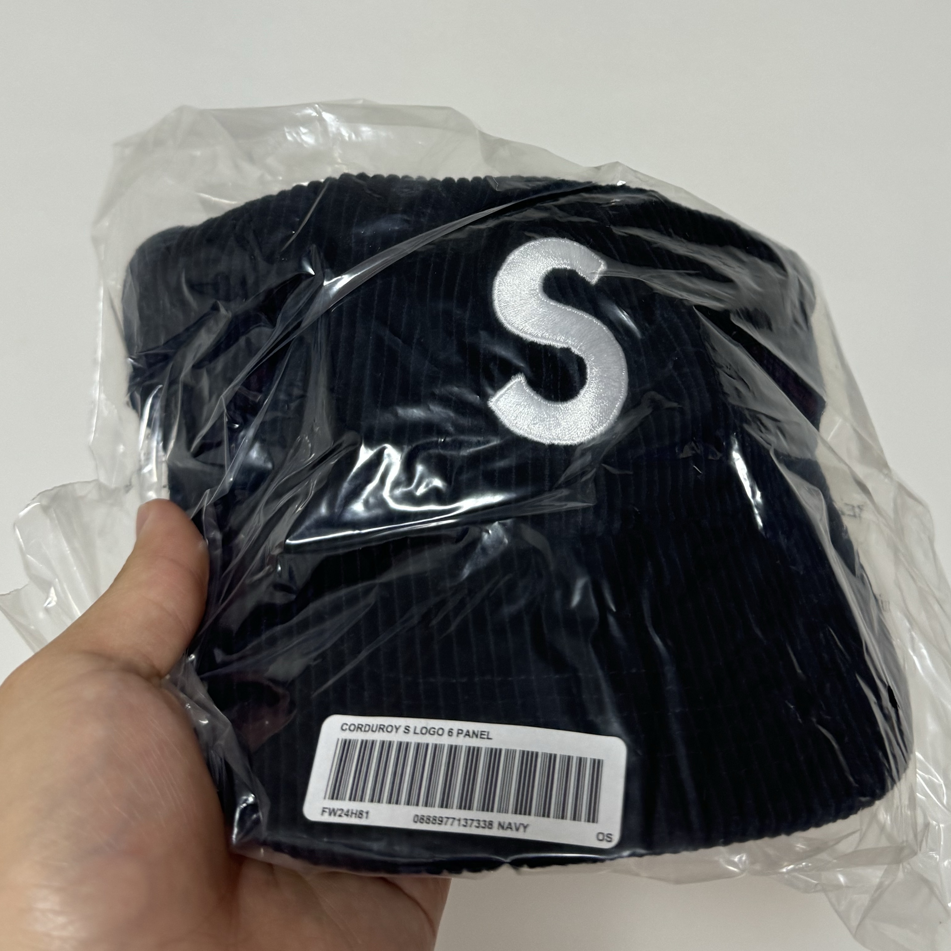 Supreme Corduroy S Logo 6-Panel Navy - 24FW 착용 스타일