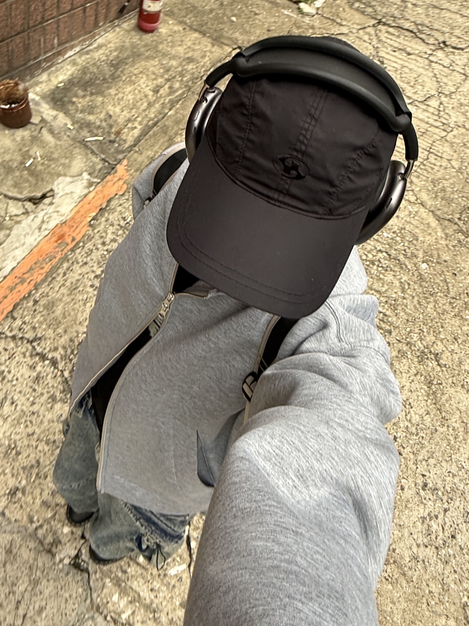 Dr. Martens 1461 Ambassador Black, Arc'teryx Heliad 15 Backpack Rune 착용 스타일 - 5