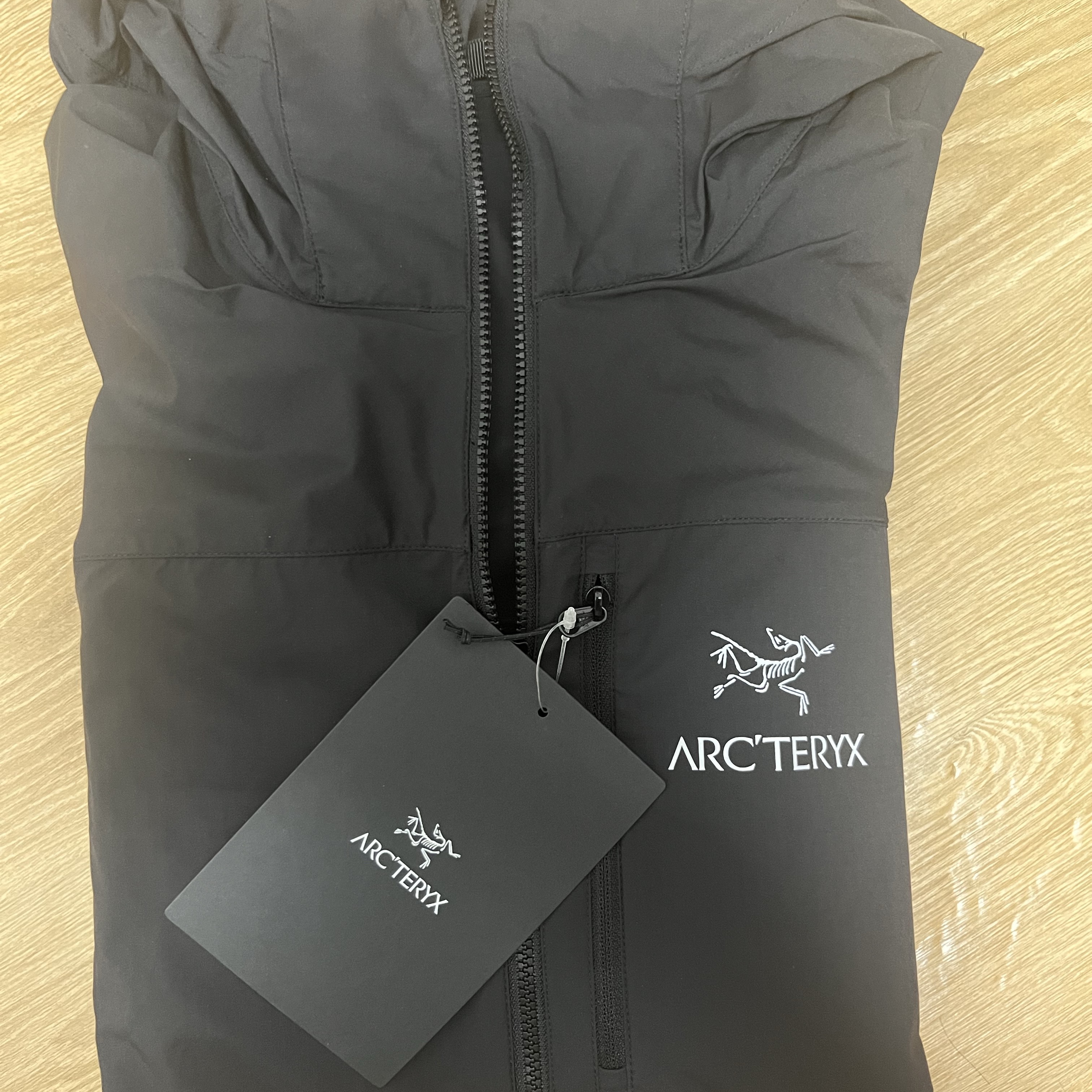 Arc'teryx Squamish Hoody Black 착용 스타일 - 1