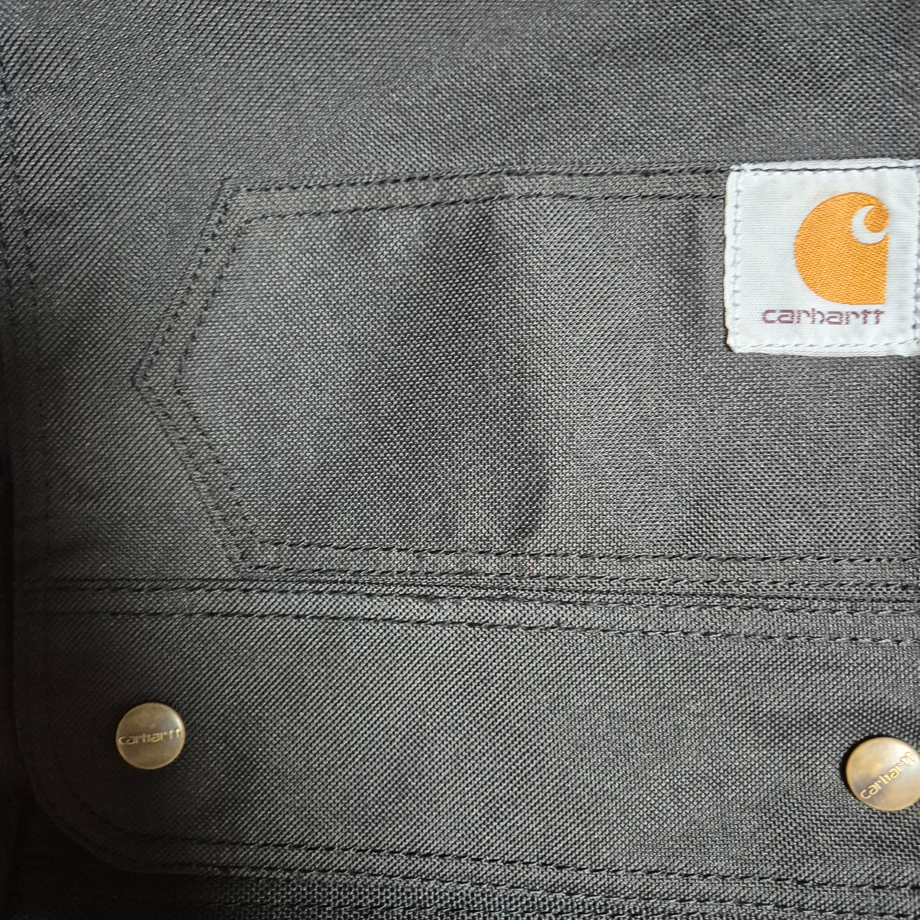 Carhartt Crossbody Snap Bag Black 착용 스타일