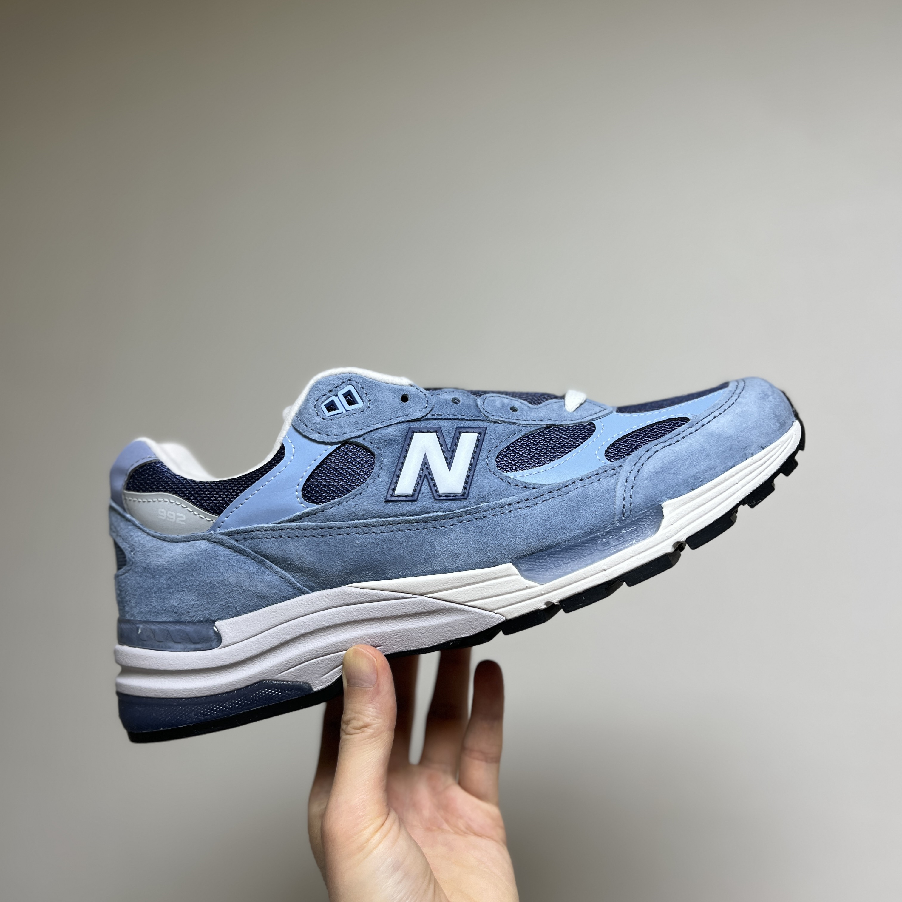 New Balance 992 Made in USA Dusk Shower 착용 스타일