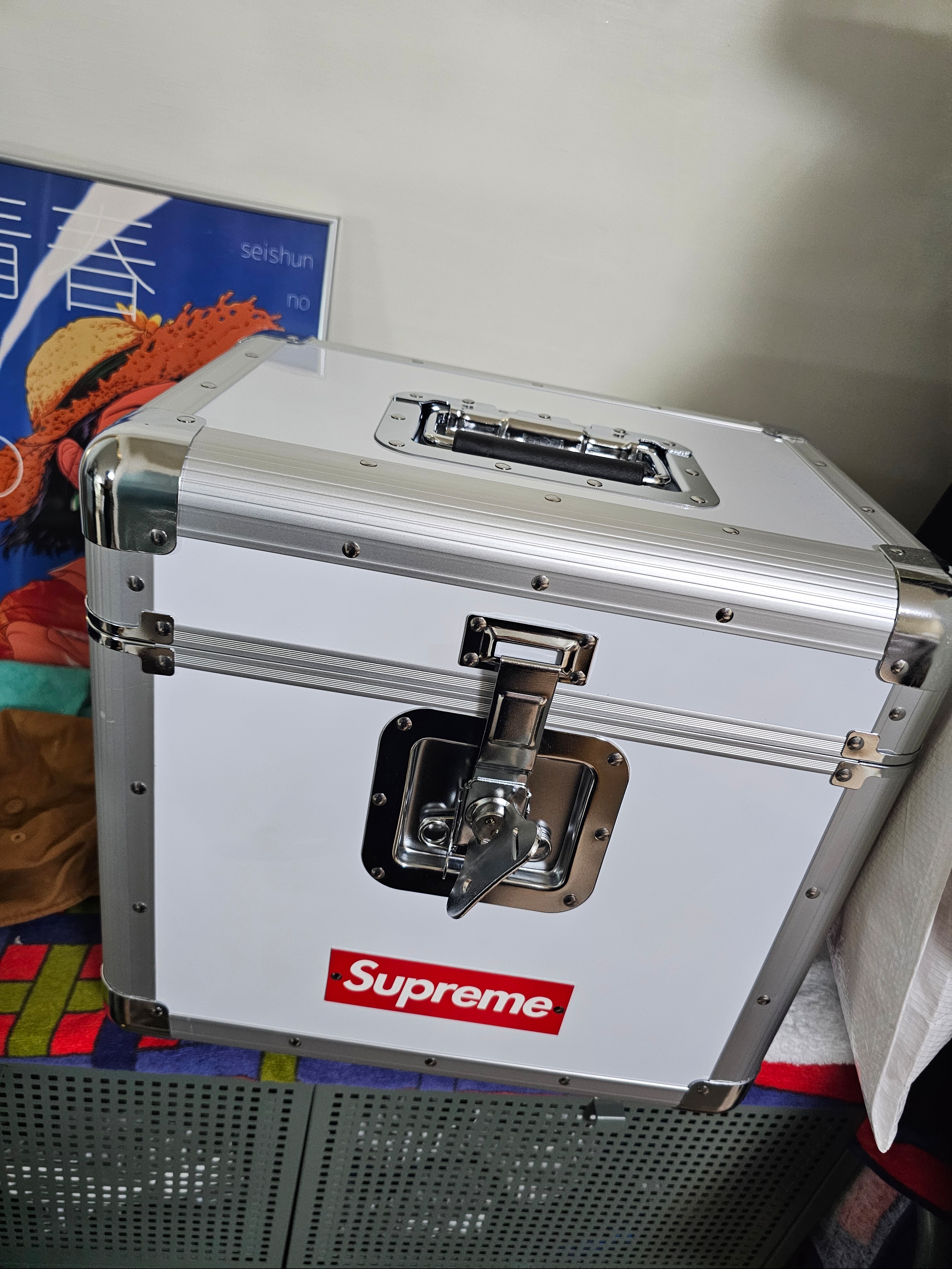 슈프림 x 오딧세이 레코드 케이스 화이트 - 25SS | Supreme | KREAM