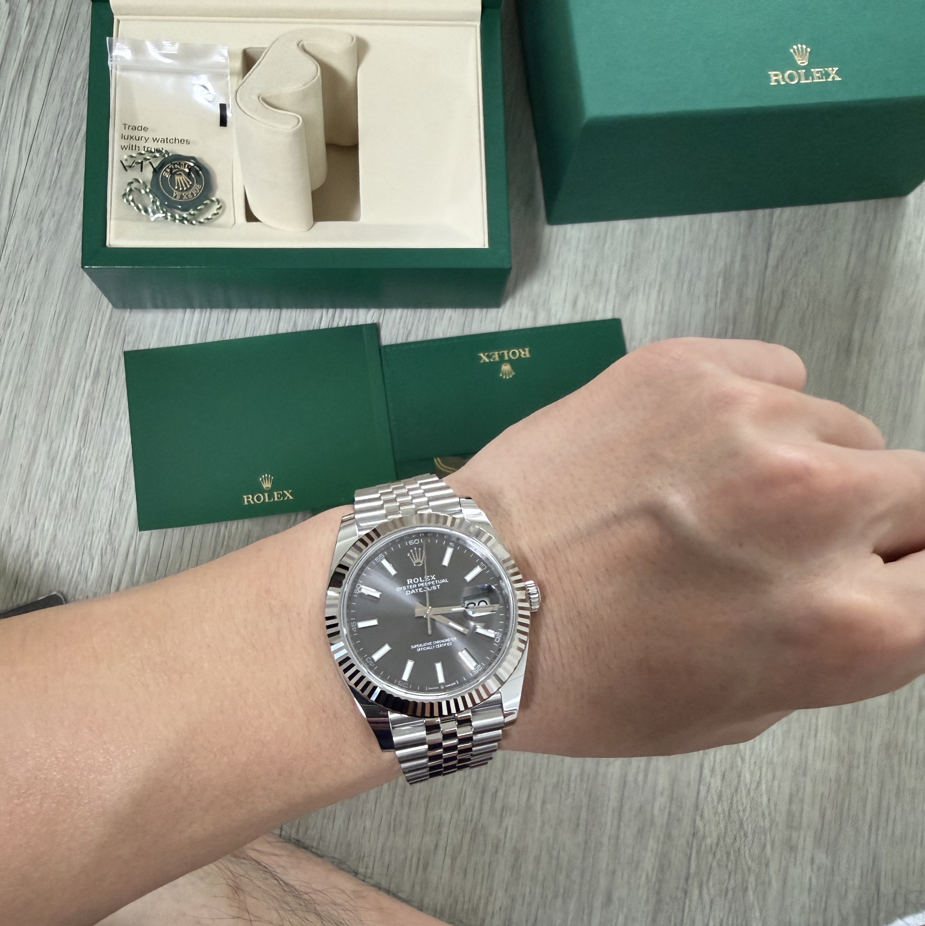 Rolex Datejust 41mm 126334 Slate Jubilee 착용 스타일 - 1