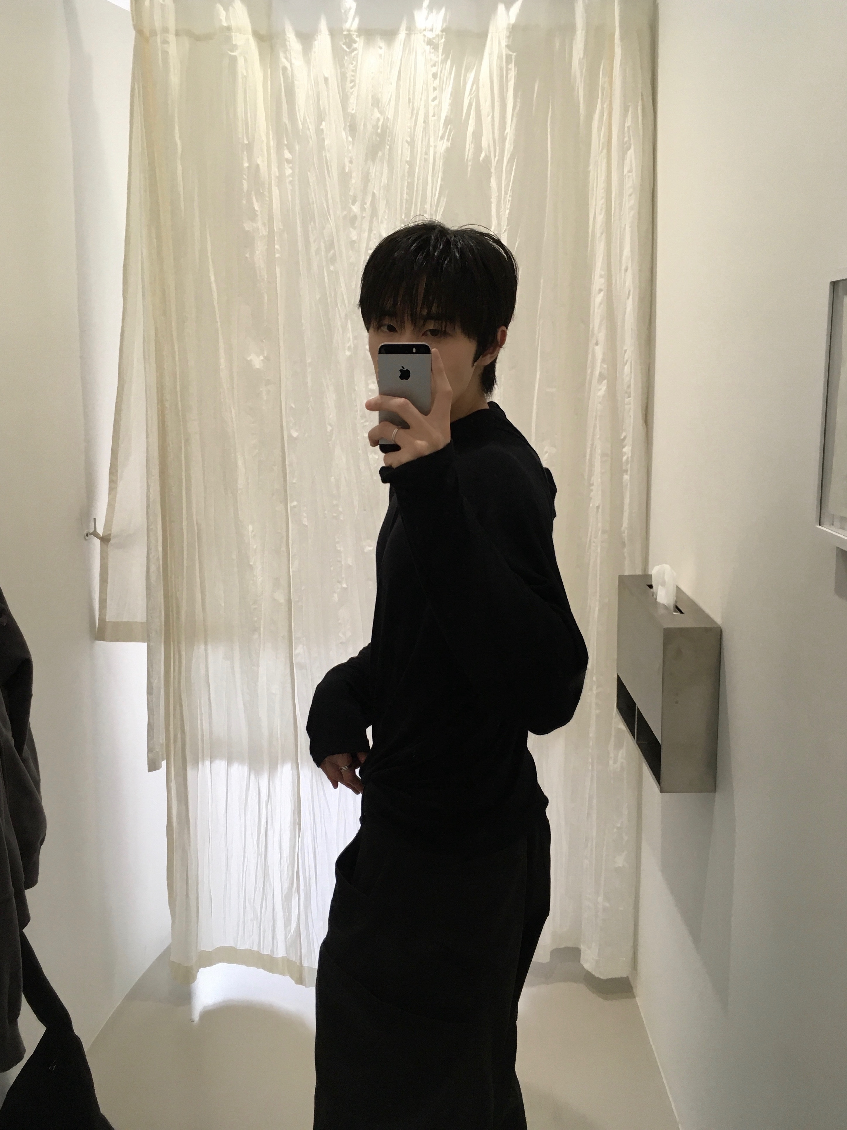 Ignota Core:10 Leaf Pocket Pants Black, Asics x Vivienne Westwood Gel-Kayano 27 LTX Black 착용 스타일 - 2