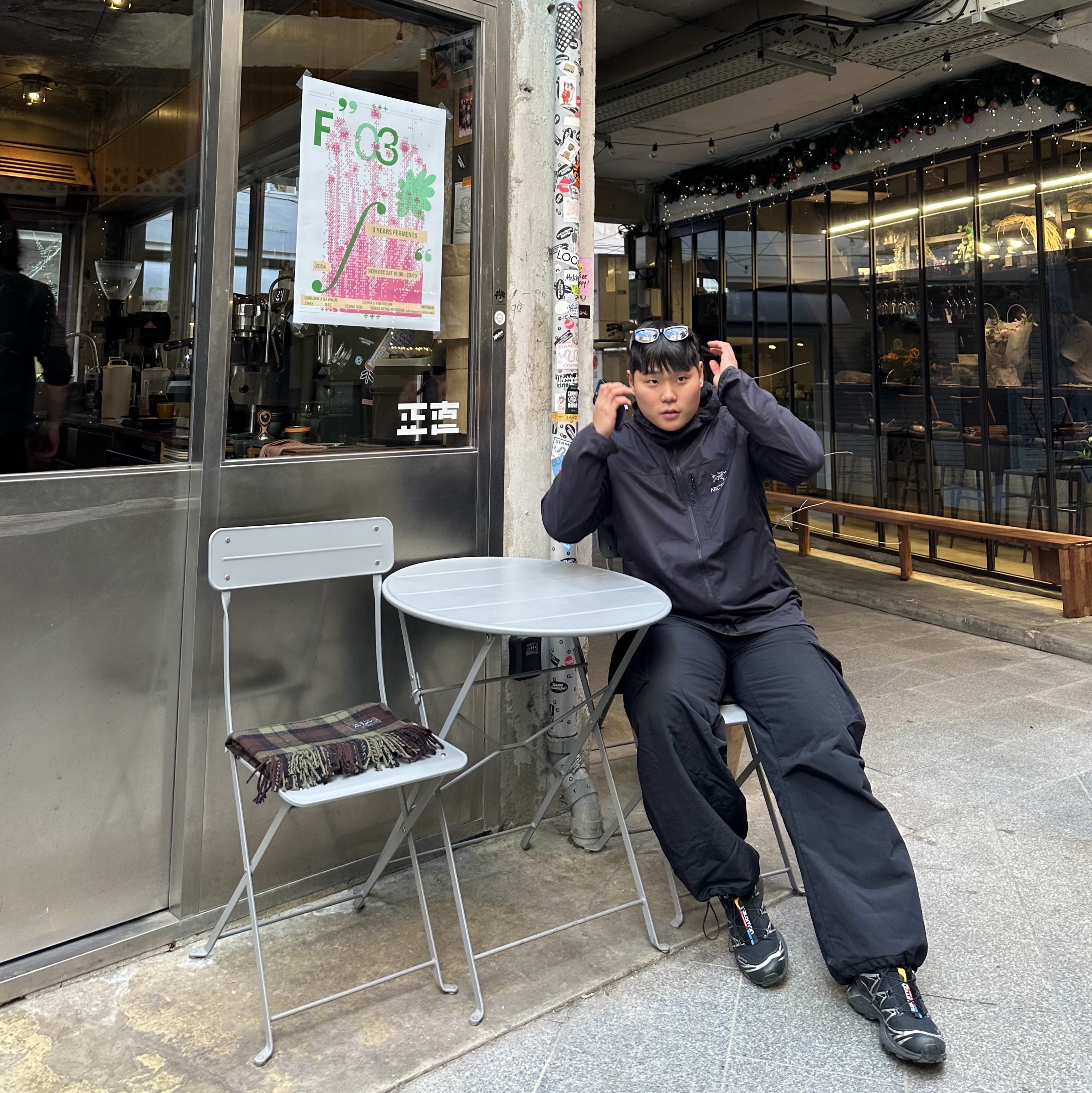 Arc'teryx Squamish Hoody Black 착용 스타일 - 2