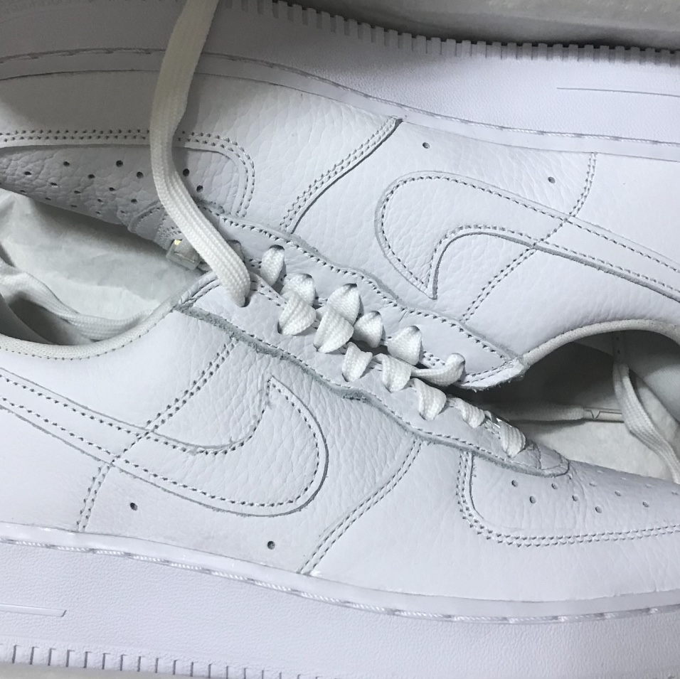 Nike Air Force 1 '07 Triple White Tumbled Leather 착용 스타일