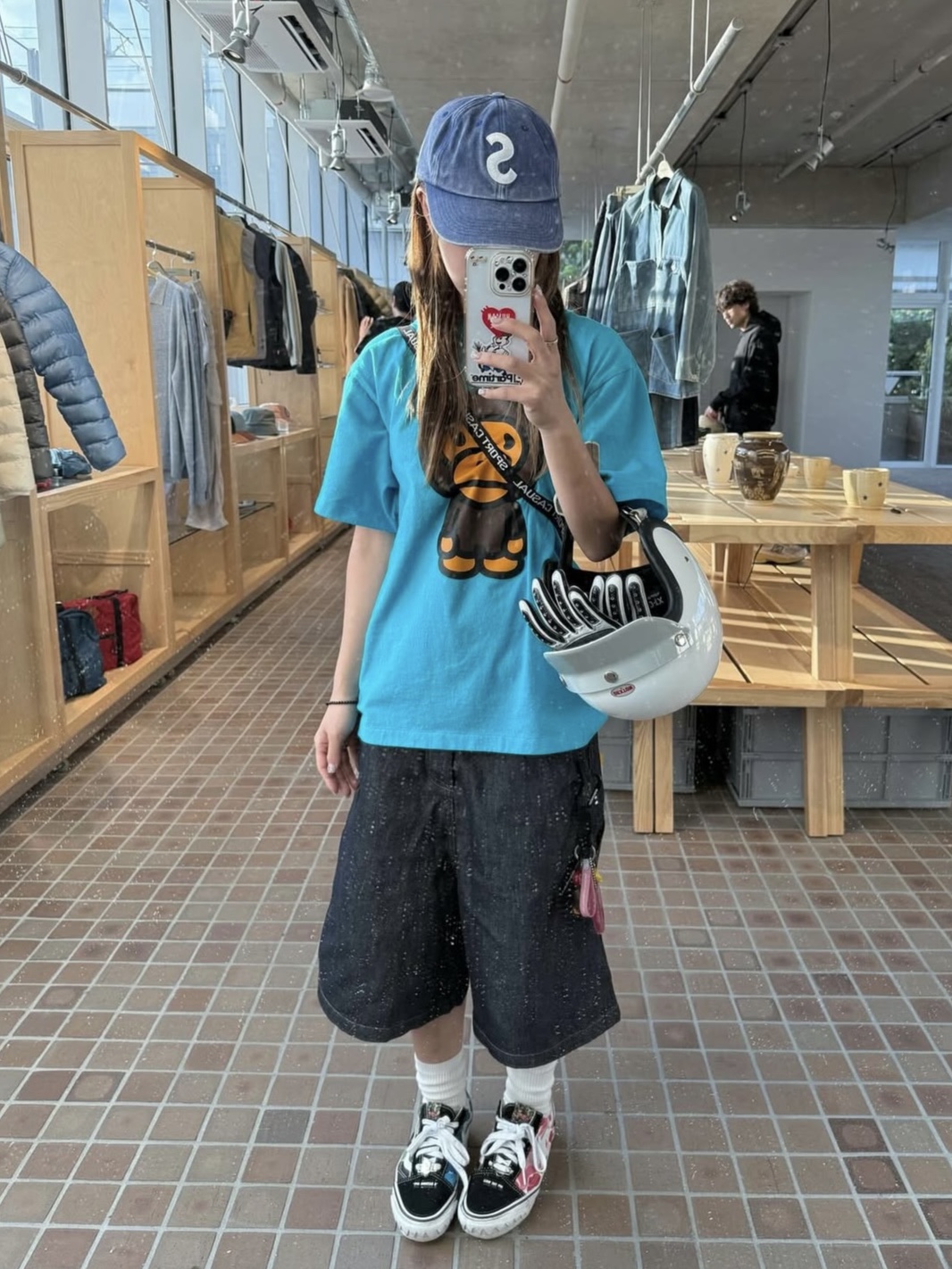 BAPE Big Baby Milo T-Shirt Blue, Vans x BAPE Old Skool TB LX Black 착용 스타일