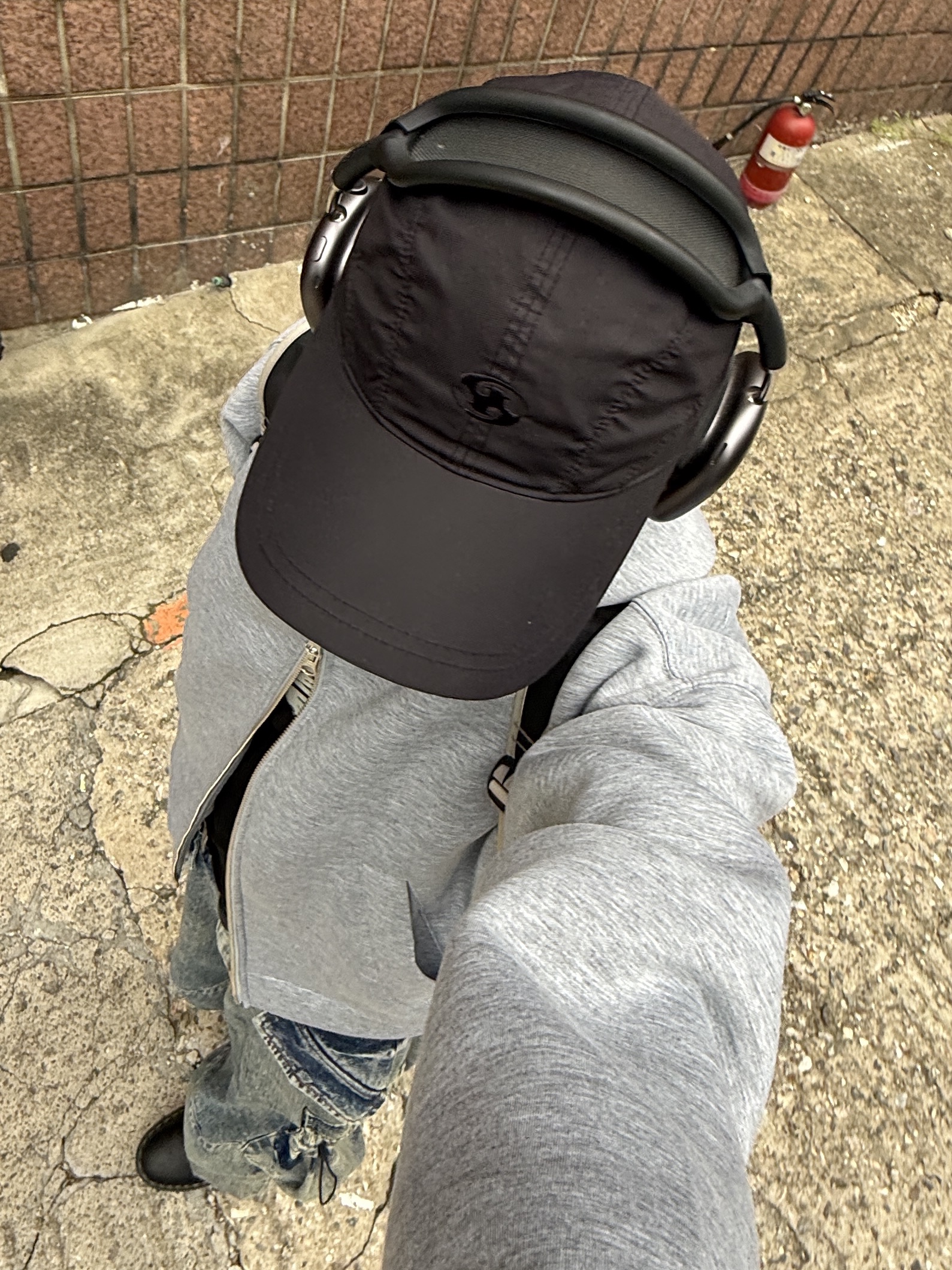 Dr. Martens 1461 Ambassador Black, Arc'teryx Heliad 15 Backpack Rune 착용 스타일 - 10