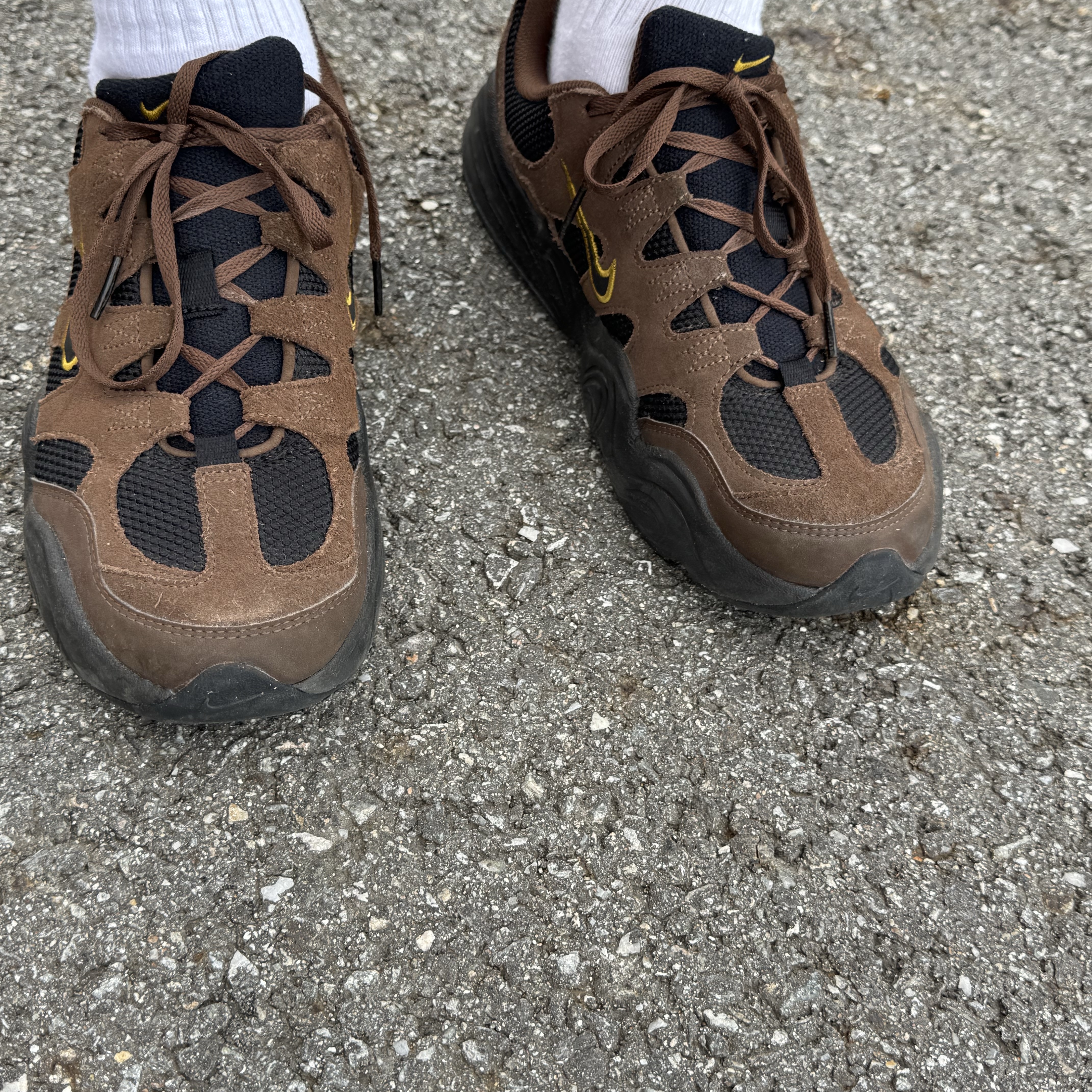 Nike Tech Hera Cacao Wow Bronzine 착용 스타일