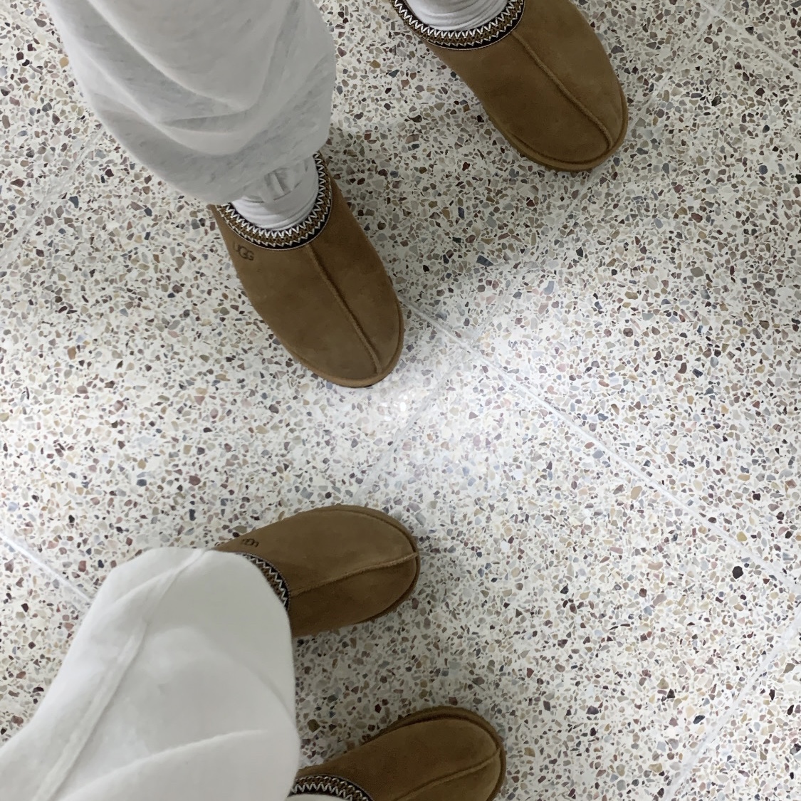UGG Tasman Slipper Chestnut, (W) UGG Tasman Slipper Chestnut 착용 스타일 - 2