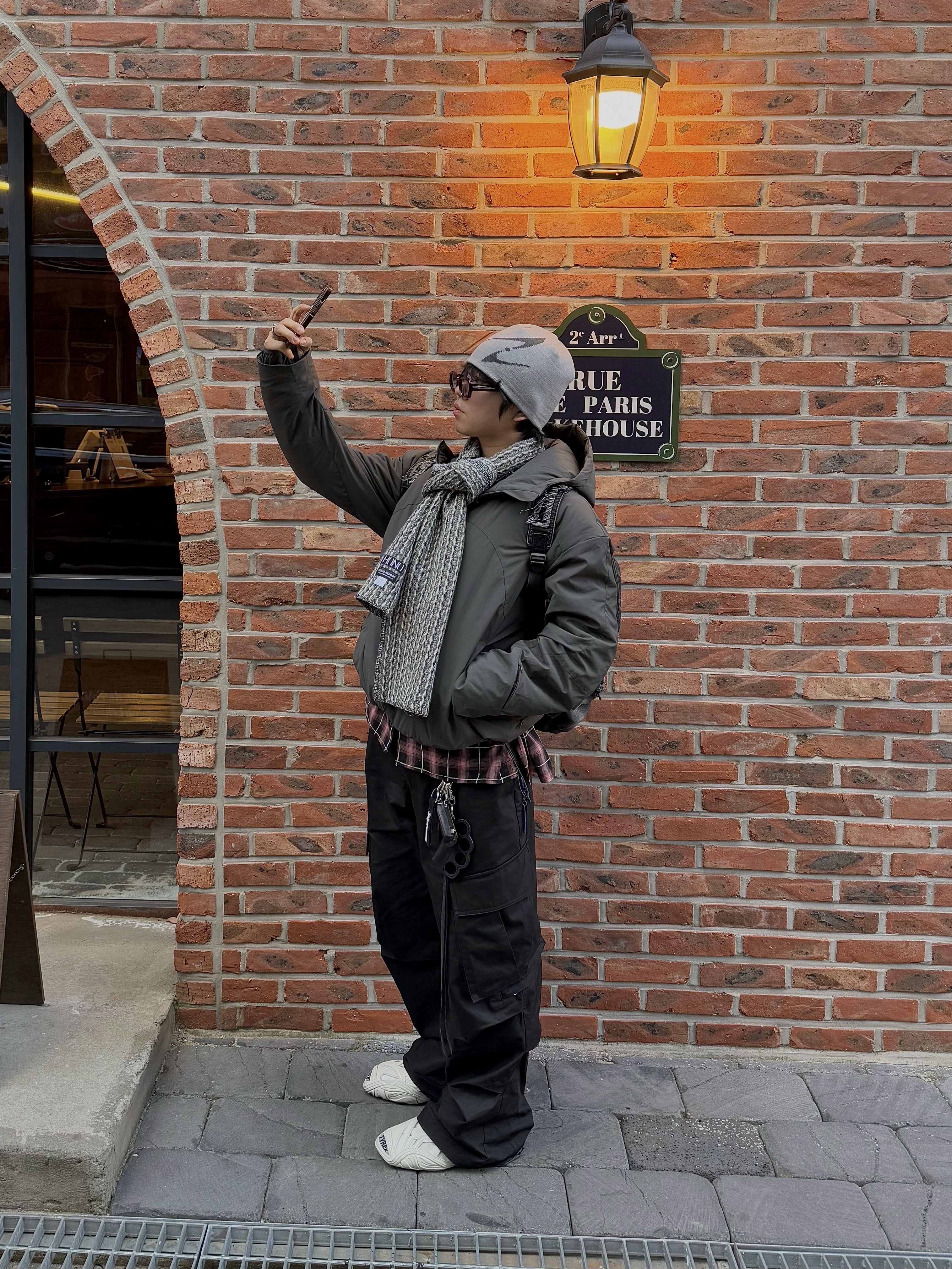 Hono Report Mixed Muffler Melange, BLR Curved Logo Beanie Black 착용 스타일 - 2