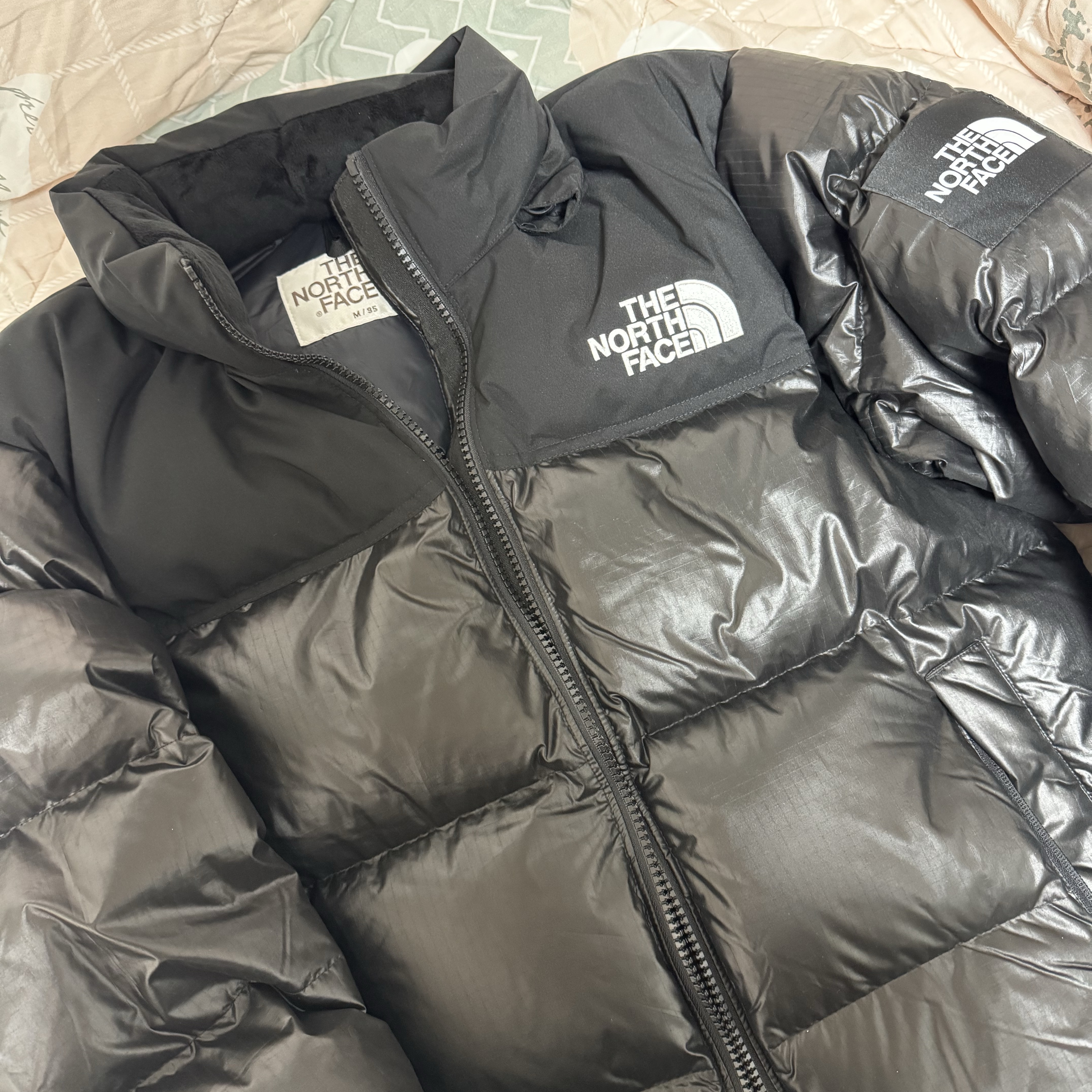 The North Face White Label Novelty Nuptse RDS Down Jacket Black 착용 스타일