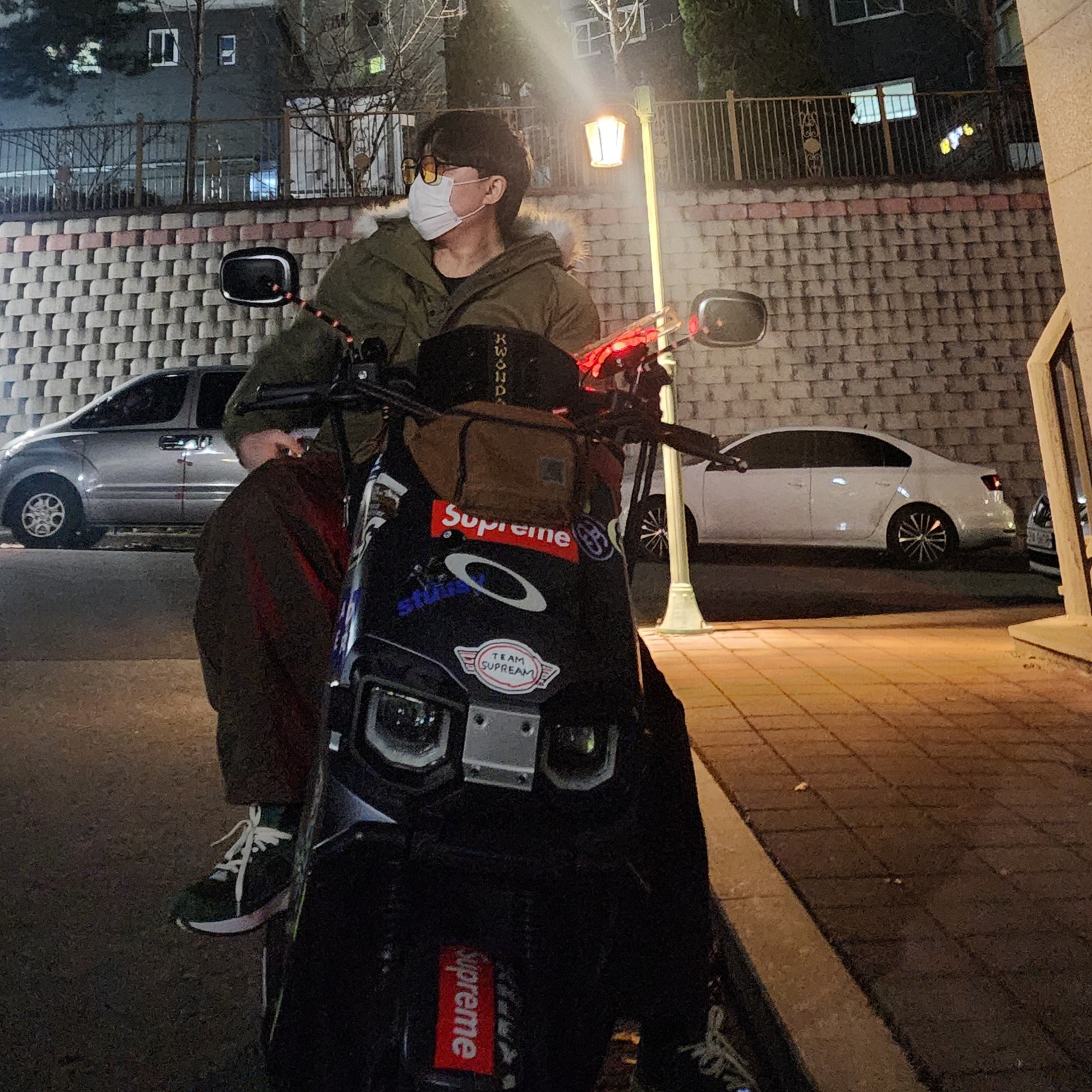 Palace P-2B Cargo Parka Olive - 23FW, New Balance x JJJJound 992 Made in USA Mossy Green 착용 스타일 - 1