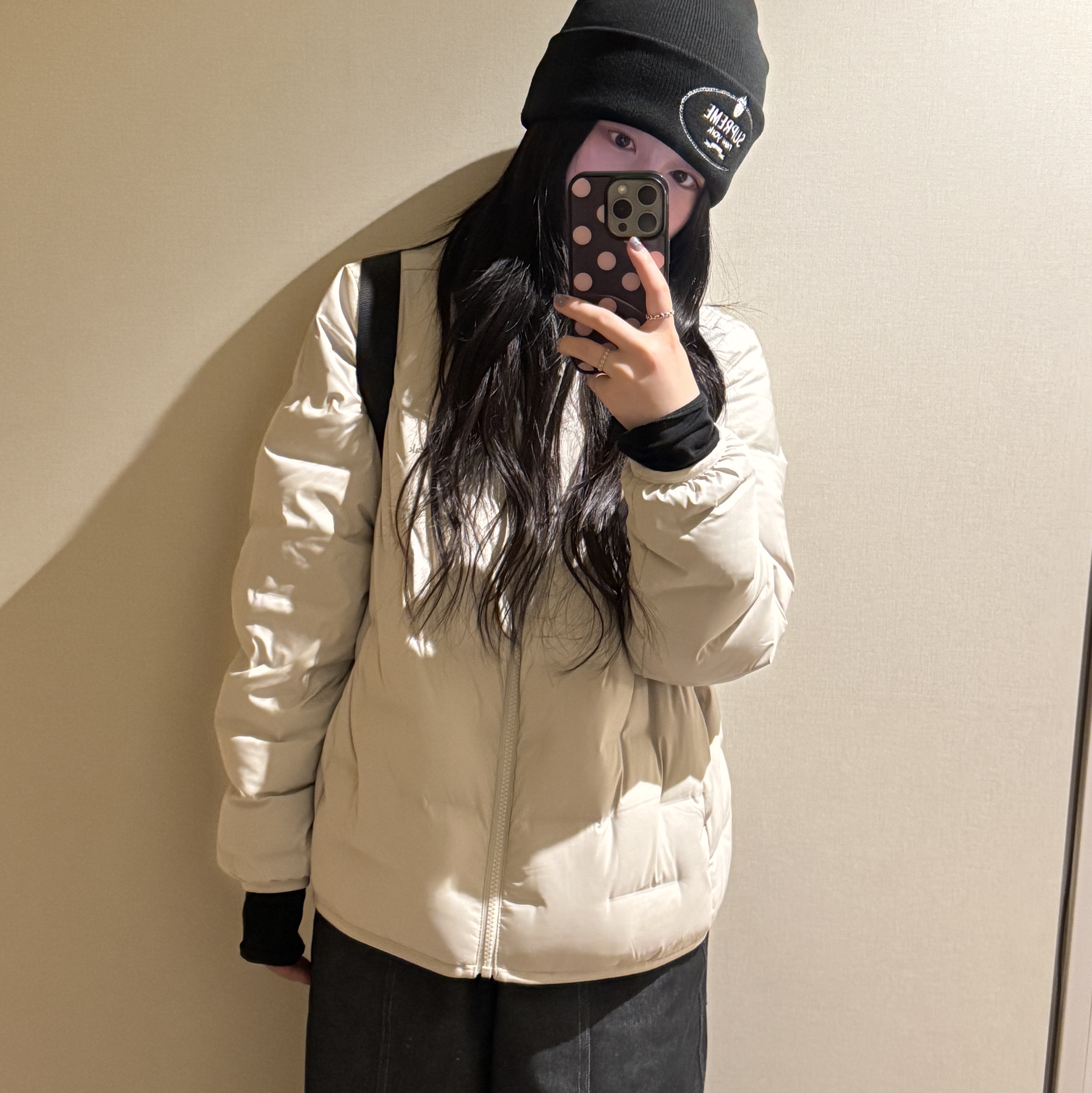 Supreme Crest Beanie Black - 24FW 착용 스타일