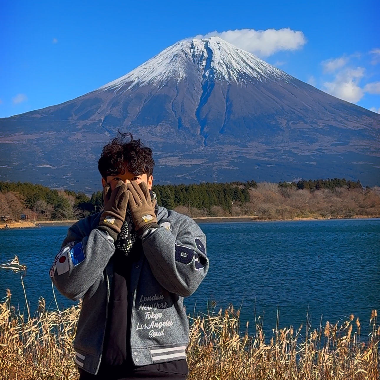 Palace x Gap Varsity Jacket Grey - 24SS, Human Made Fleece Gloves Olive Drab 착용 스타일