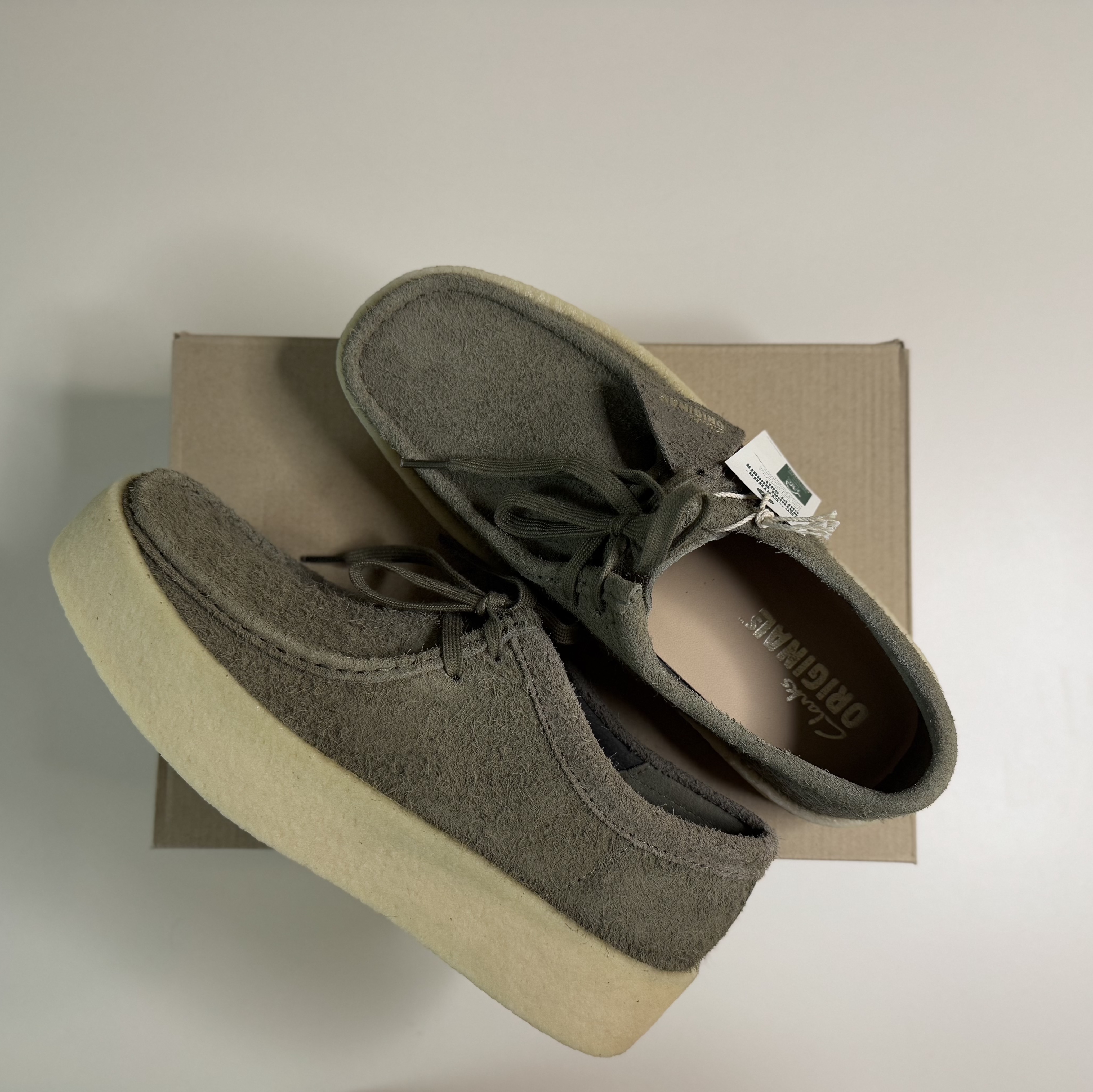 Clarks Wallabee Pale Khaki 착용 스타일 - 4