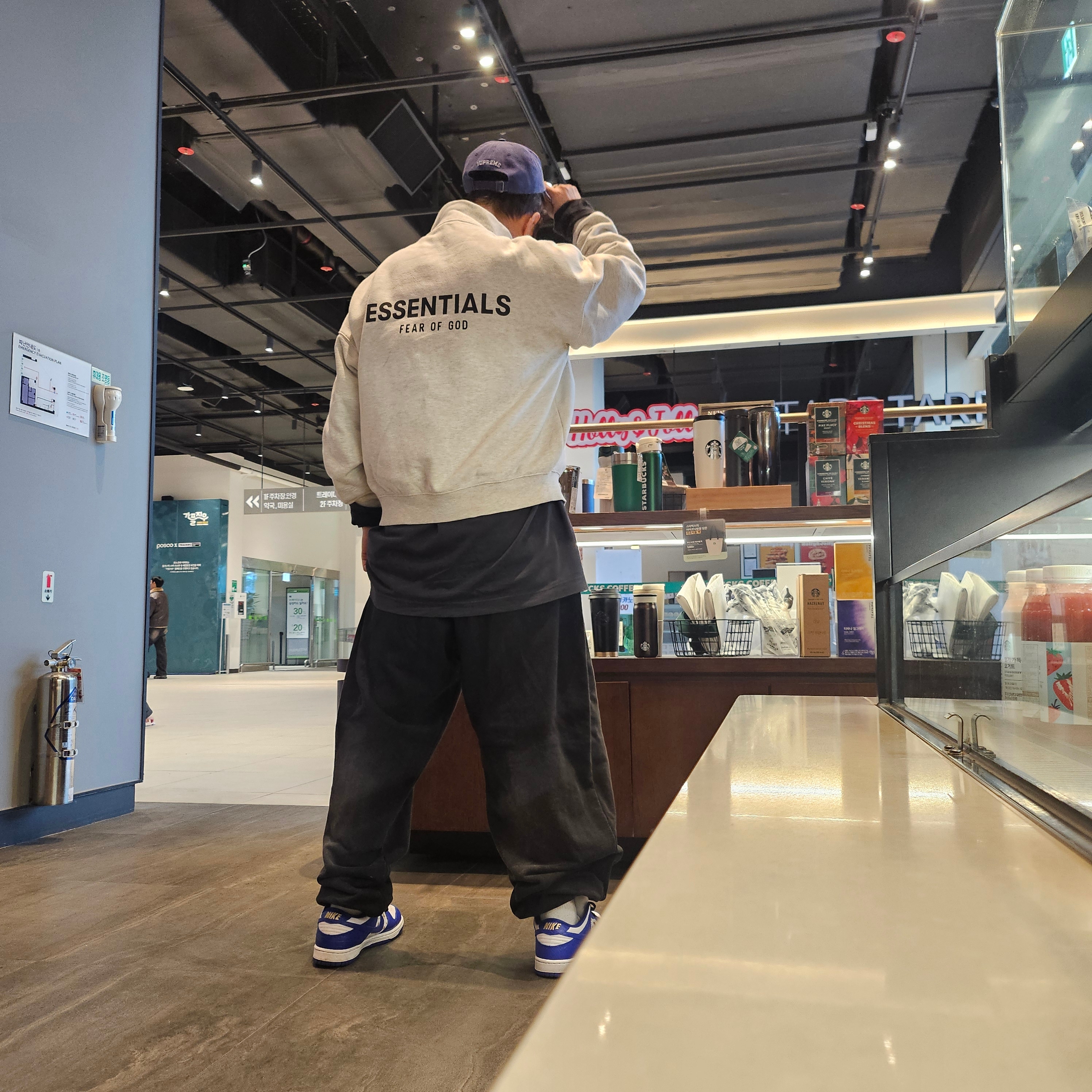 Supreme Pigment Canvas S Logo 6-Panel Navy - 23SS, Nike x Supreme SB Dunk Low Hyper Blue 착용 스타일 - 2