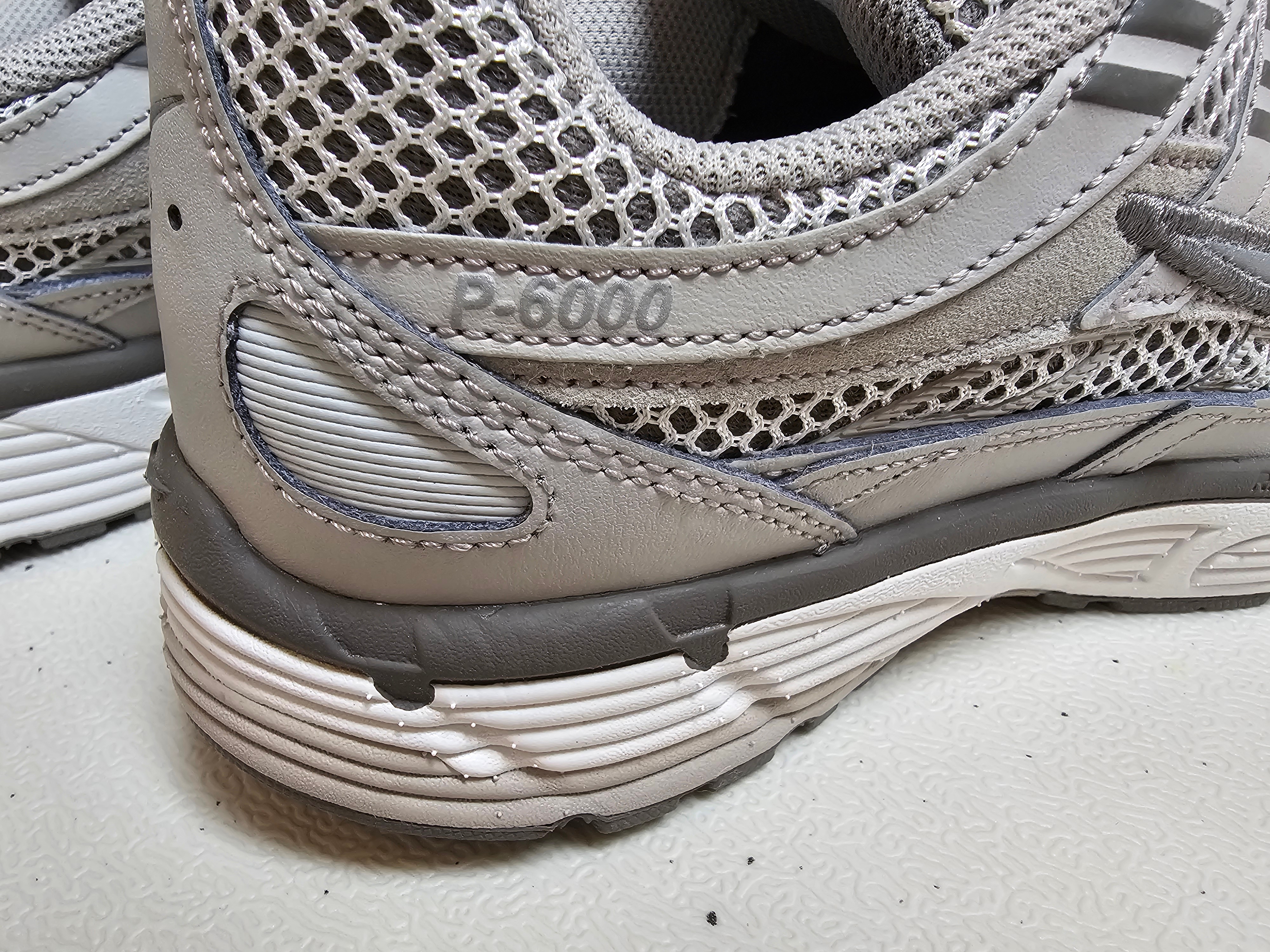 Nike P-6000 PRM Light Iron Ore 착용 스타일 - 2