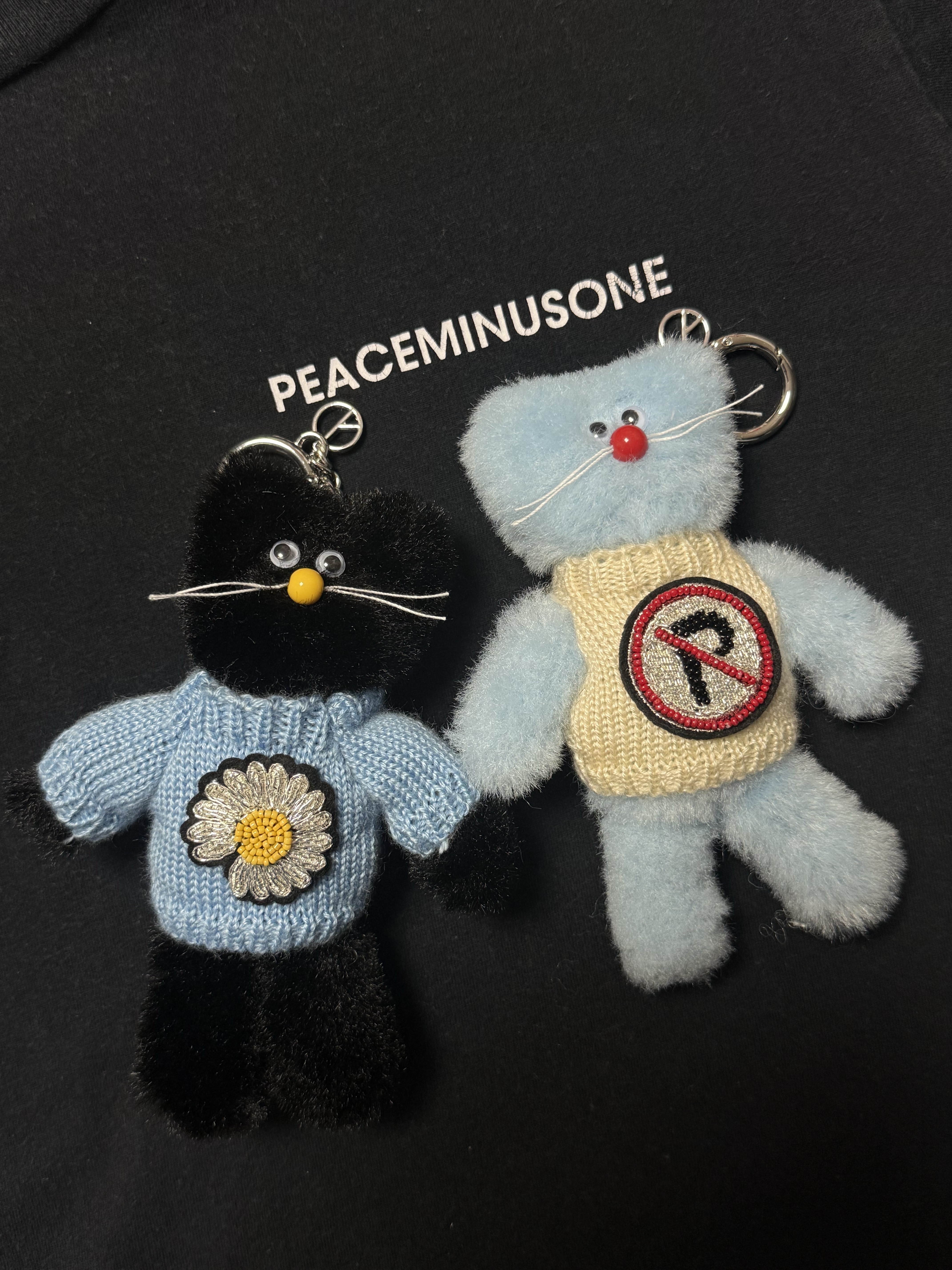 Monamhee x Peaceminusone Syhee Plush Keyring, Monamhee x Peaceminusone Daihee Plush Keyring 착용 스타일