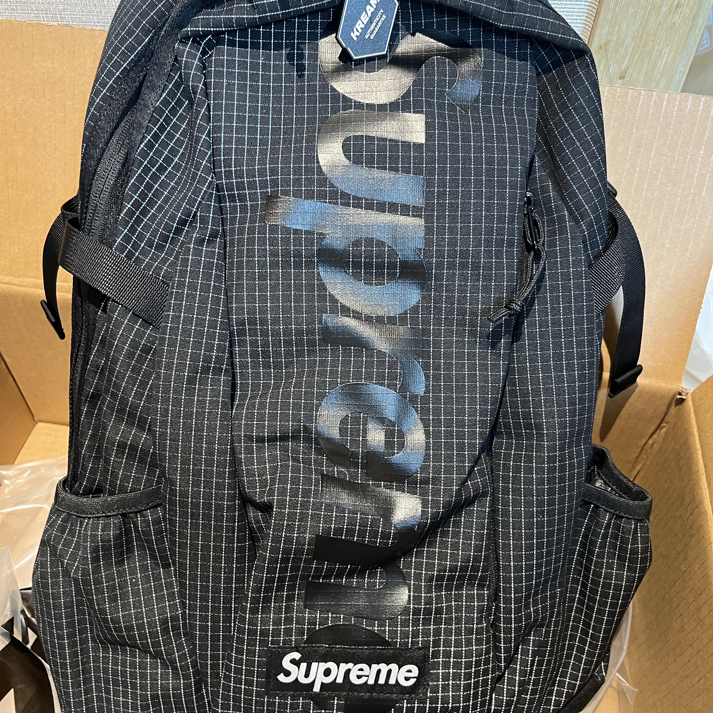 Supreme Backpack Black - 24SS 착용 스타일
