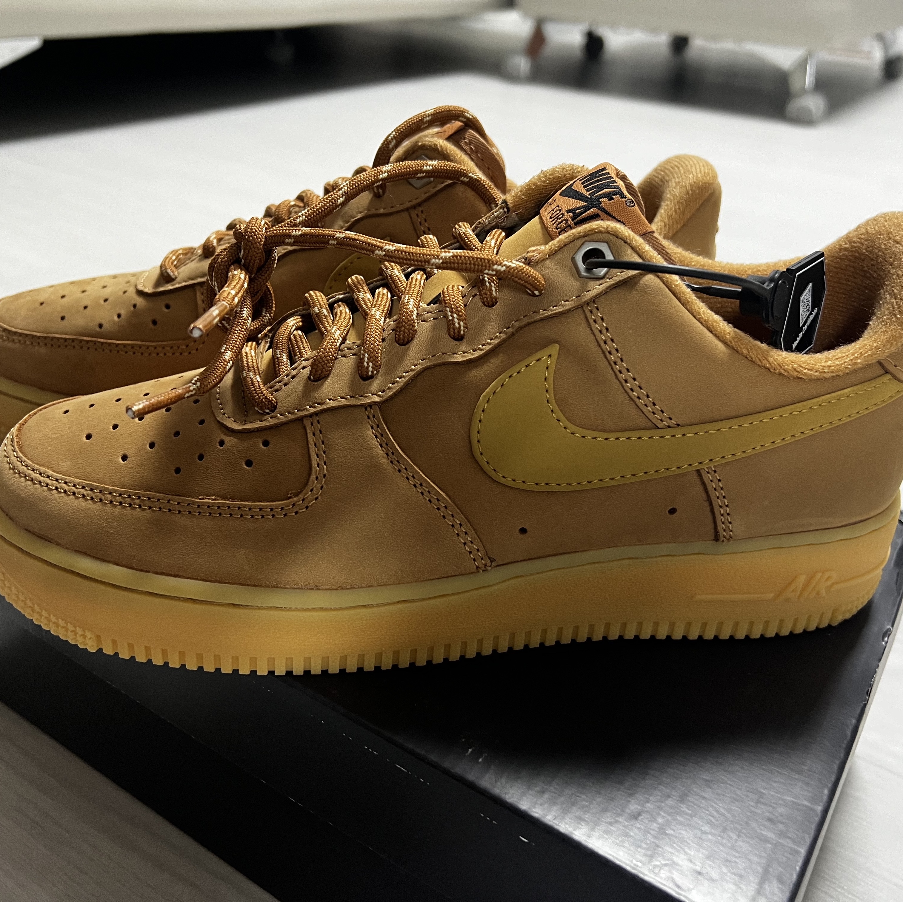 Nike Air Force 1 '07 WB Flax 착용 스타일 - 2