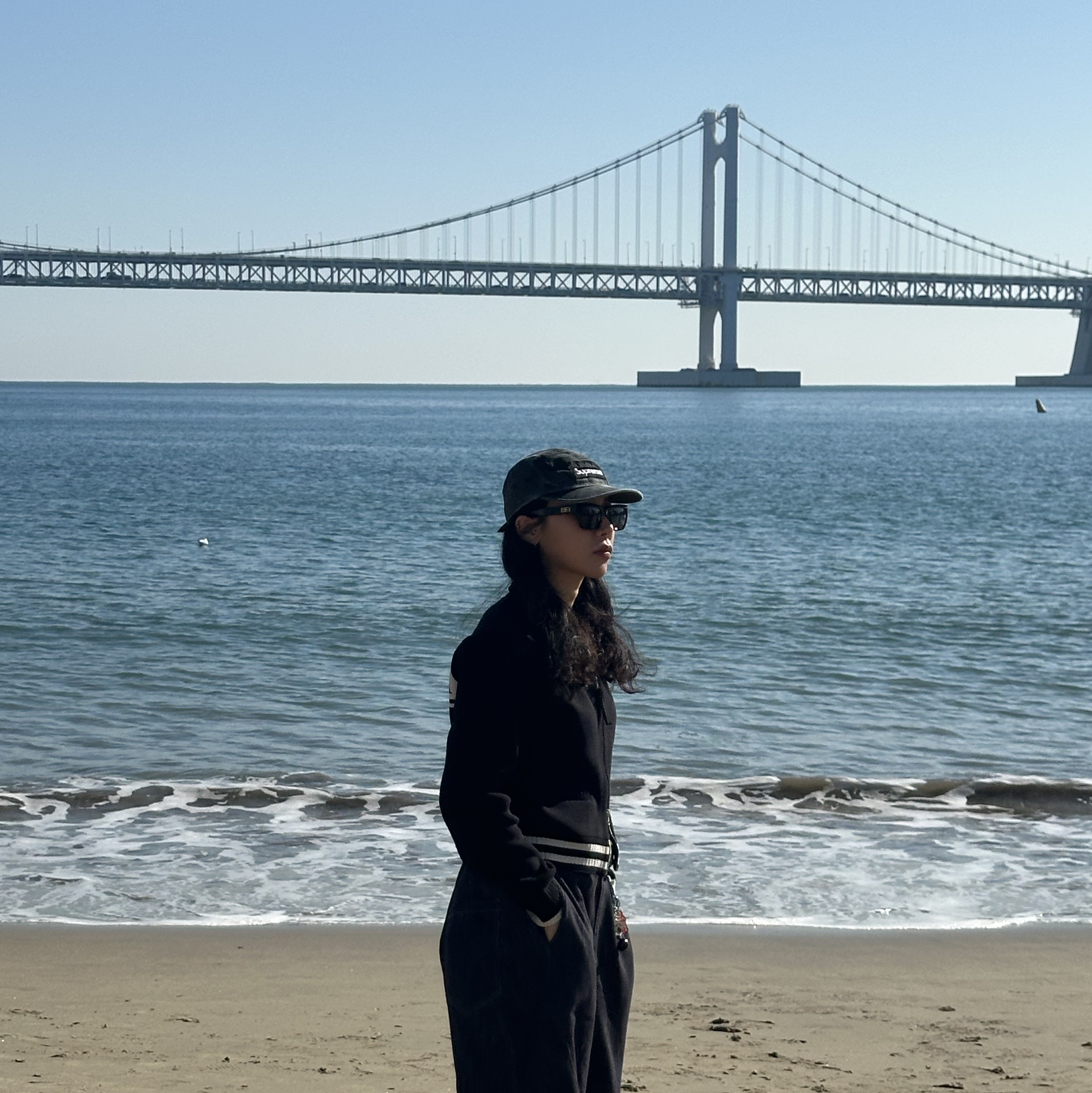 Matin Kim Spell Point Stripe Knit Cardigan Black, Supreme Coated Denim Camp Cap Black - 24SS 착용 스타일 - 1