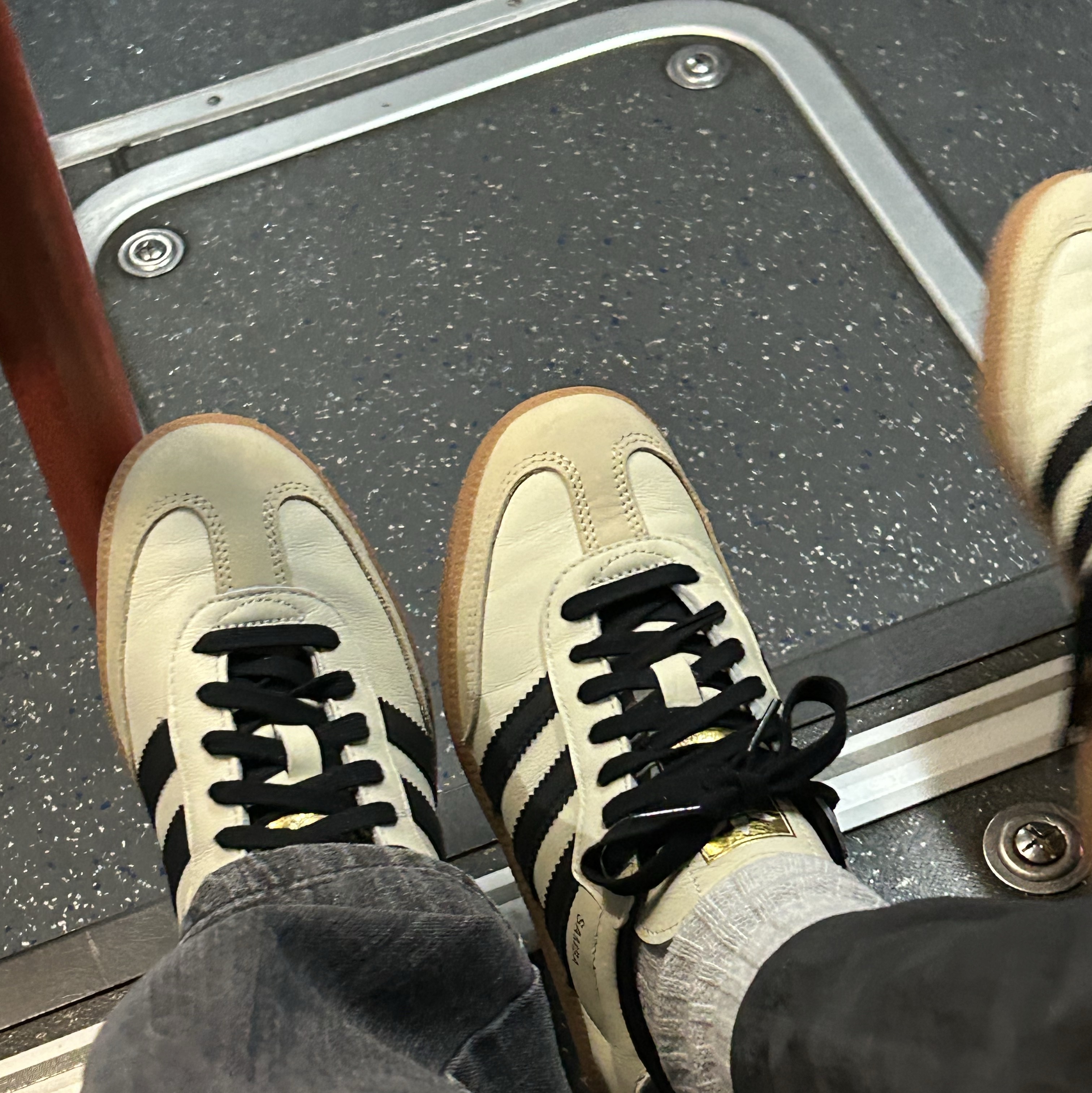 (W) Adidas Samba OG Cream White Core Black 착용 스타일