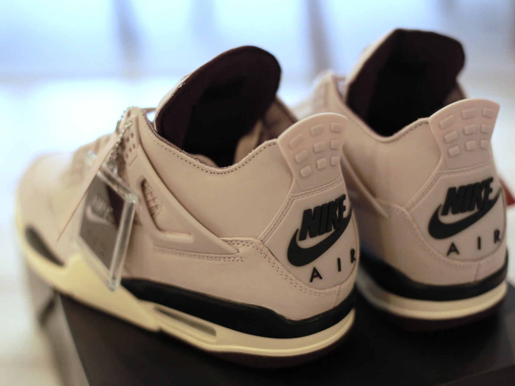 (W) Jordan 4 x A Ma Maniere Retro OG SP W.Y.W.S. 착용 스타일 - 3