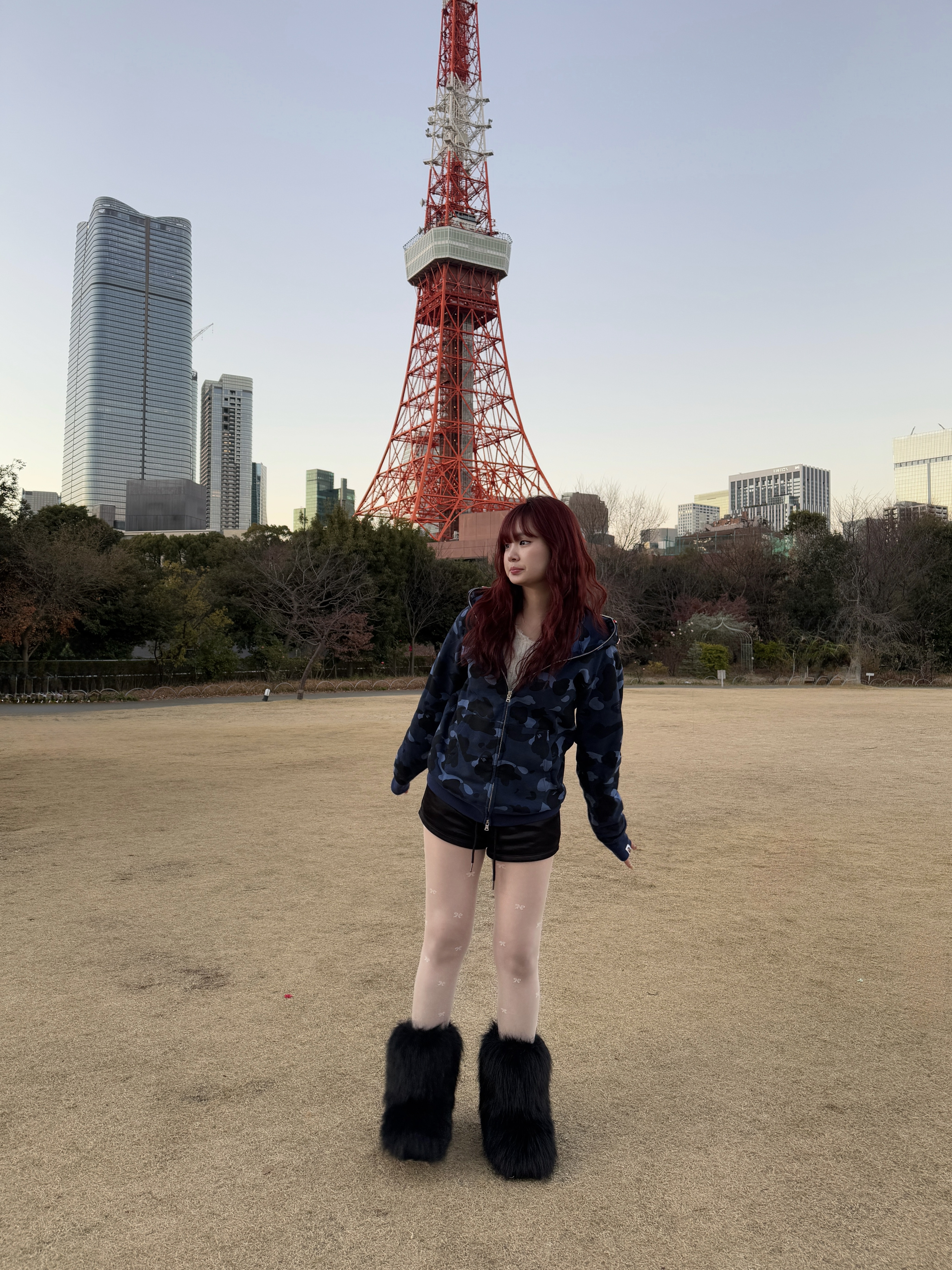 BAPE Color Camo Shark Full Zip Hoodie Navy 착용 스타일 - 4