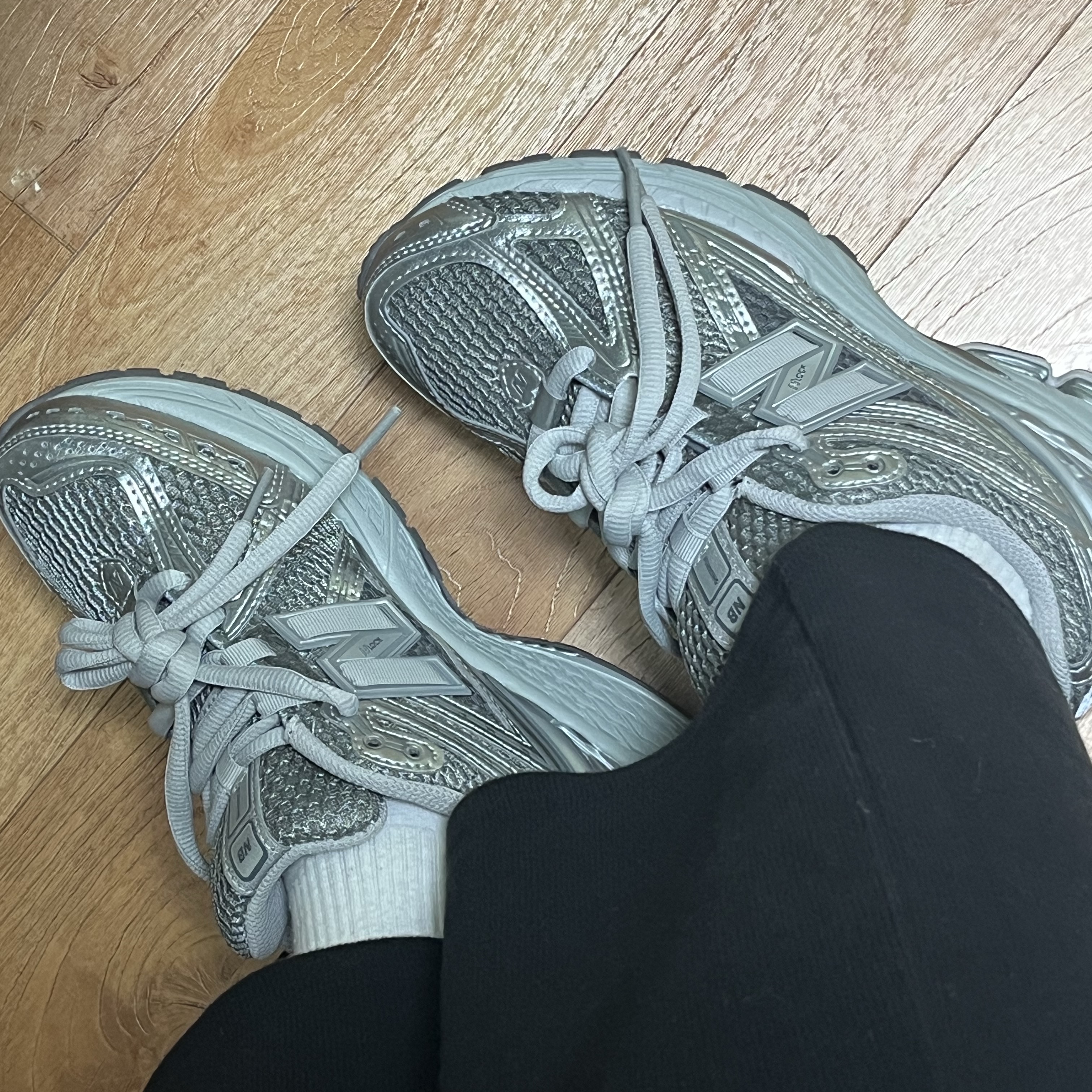 New Balance 1906R Harbor Grey Silver Metalic 착용 스타일