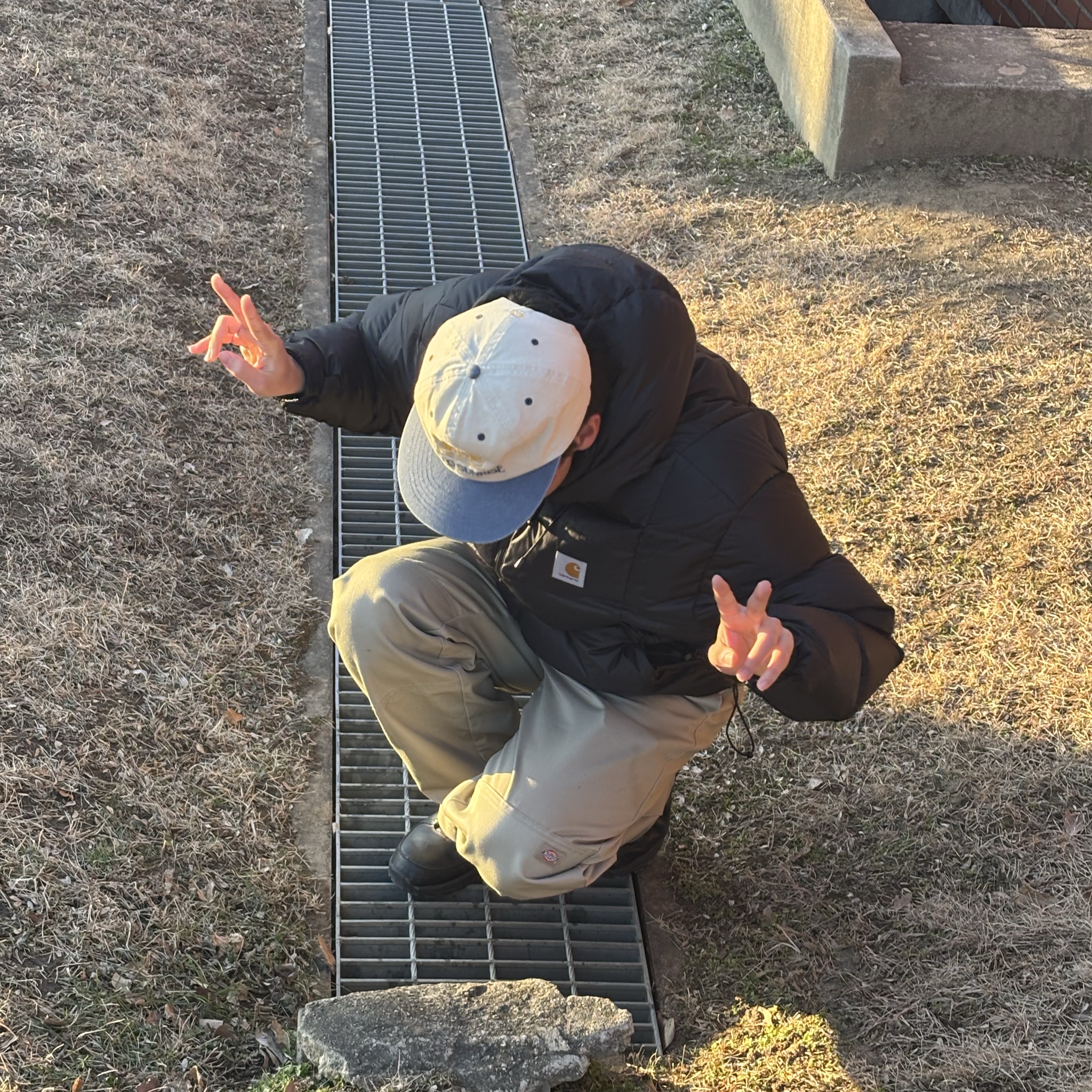 Dickies Loose Fit Double Knee Work Pants Khaki, Carhartt WIP Aspen Jacket Black 착용 스타일 - 2