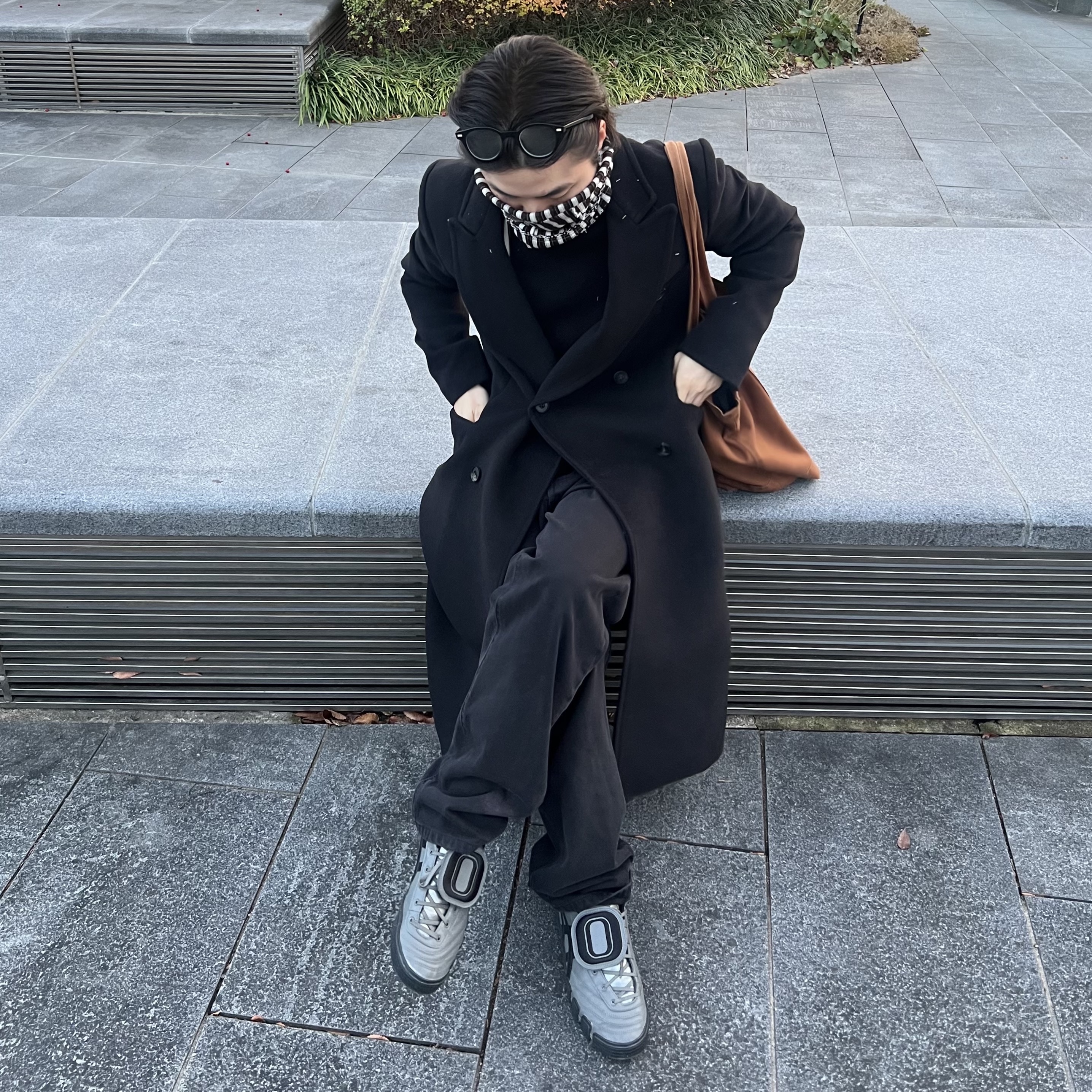 Asics x Otto 958 Gel-Flexkee 958 Gunmetal Black 착용 스타일 - 1