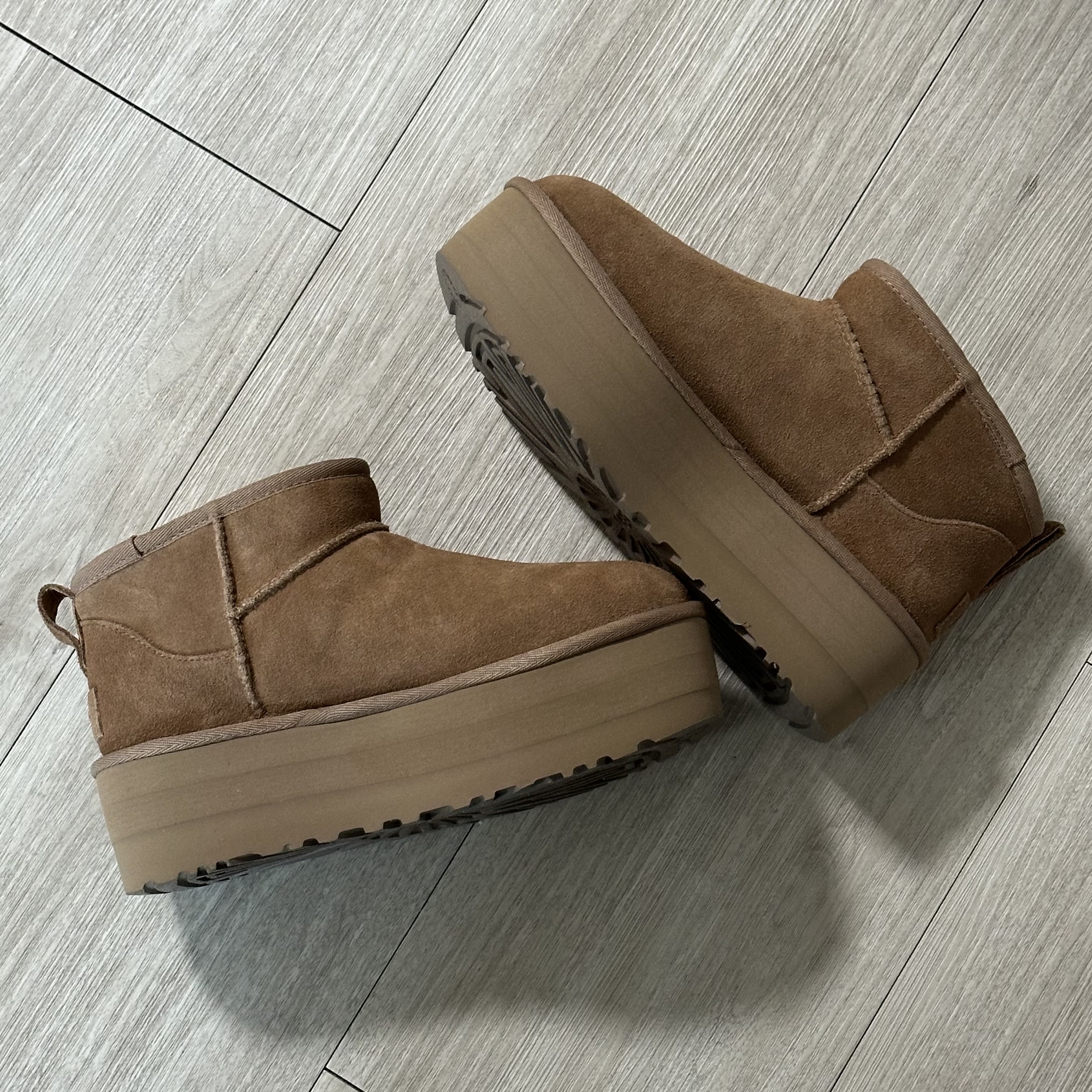 (W) UGG Classic Ultra Mini Platform Boots Chestnut 착용 스타일