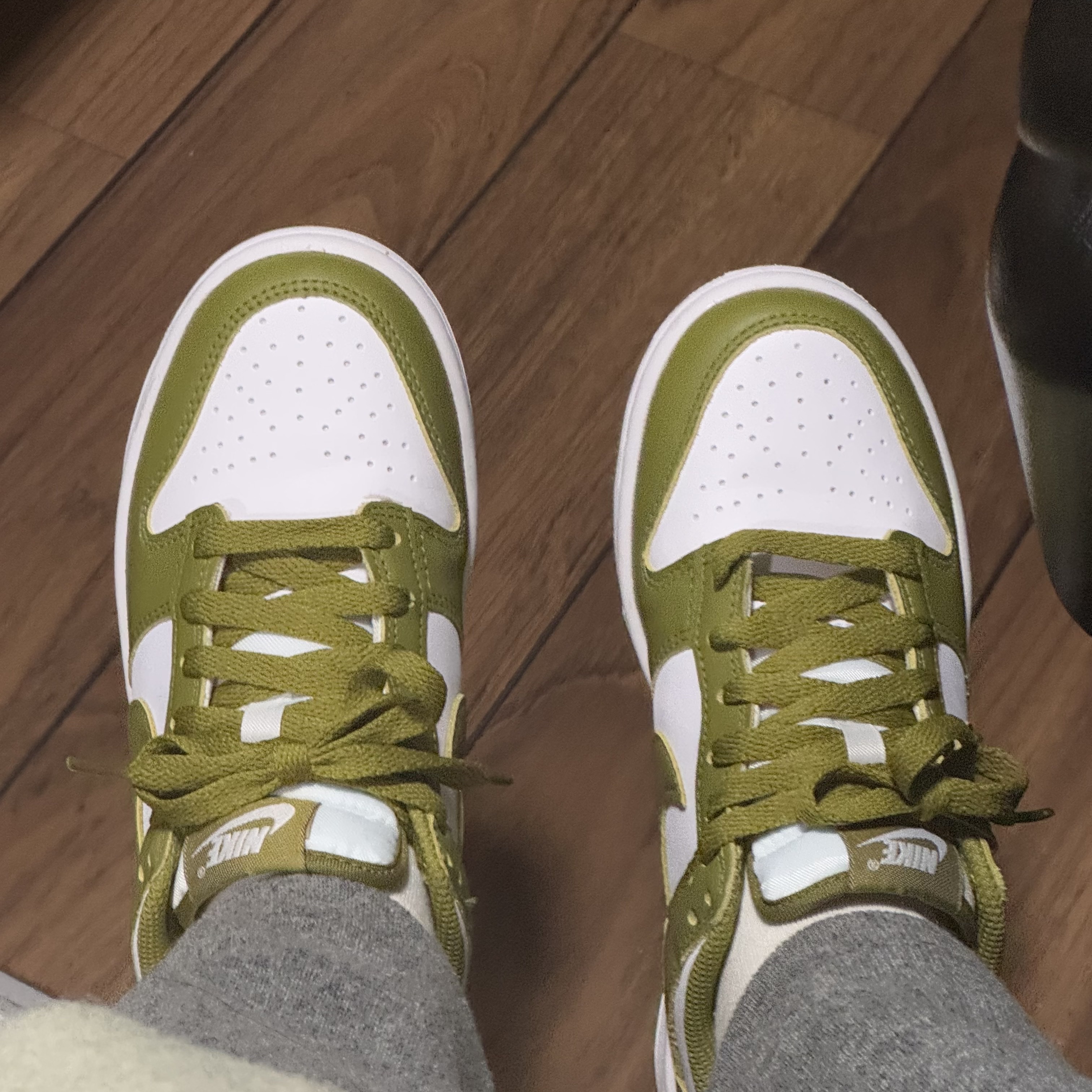 (W) Nike Dunk Low Medium Olive 착용 스타일 - 1