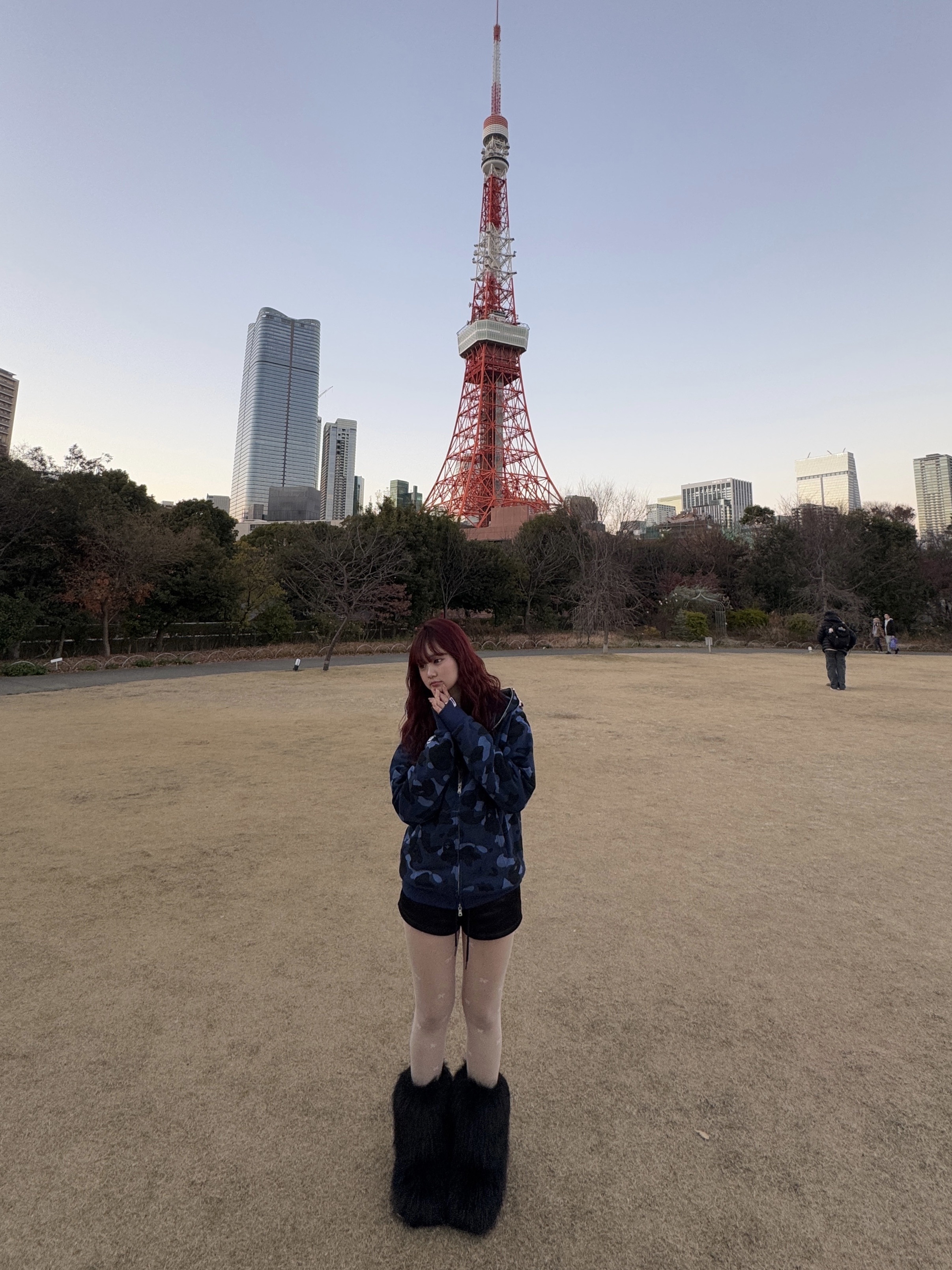 BAPE Color Camo Shark Full Zip Hoodie Navy 착용 스타일 - 5