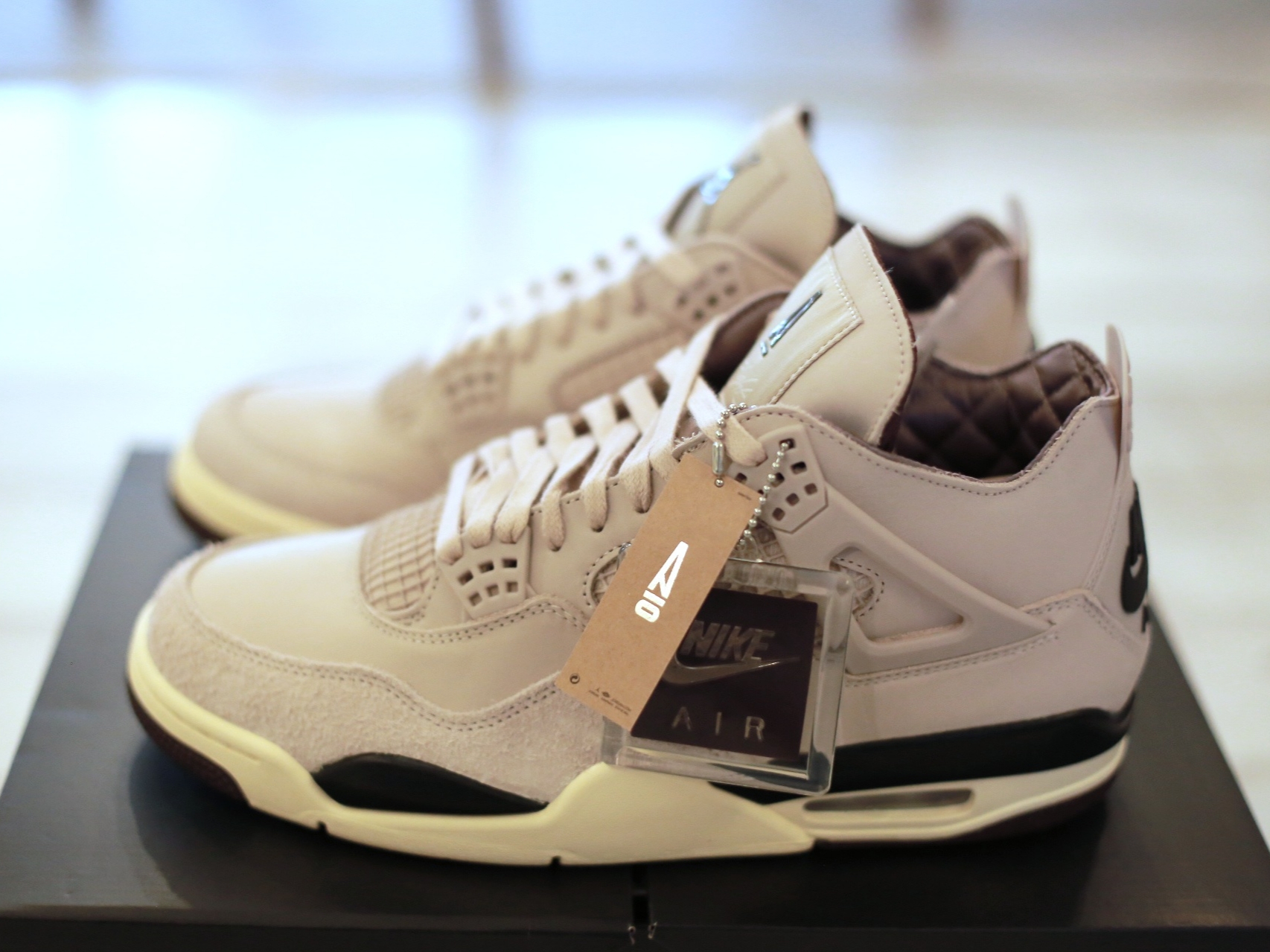 (W) Jordan 4 x A Ma Maniere Retro OG SP W.Y.W.S. 착용 스타일 - 1