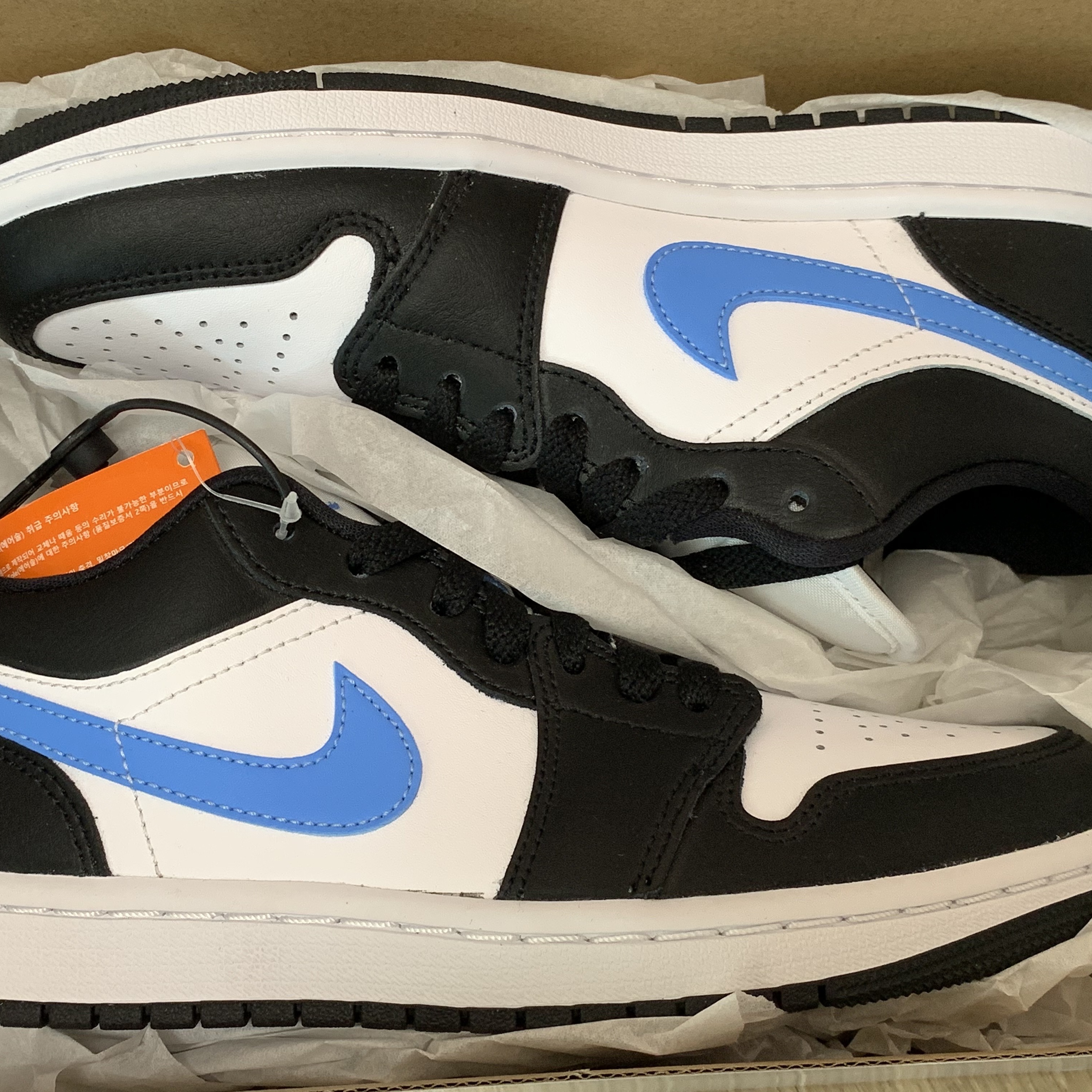 (W) Jordan 1 Low Black University Blue 착용 스타일