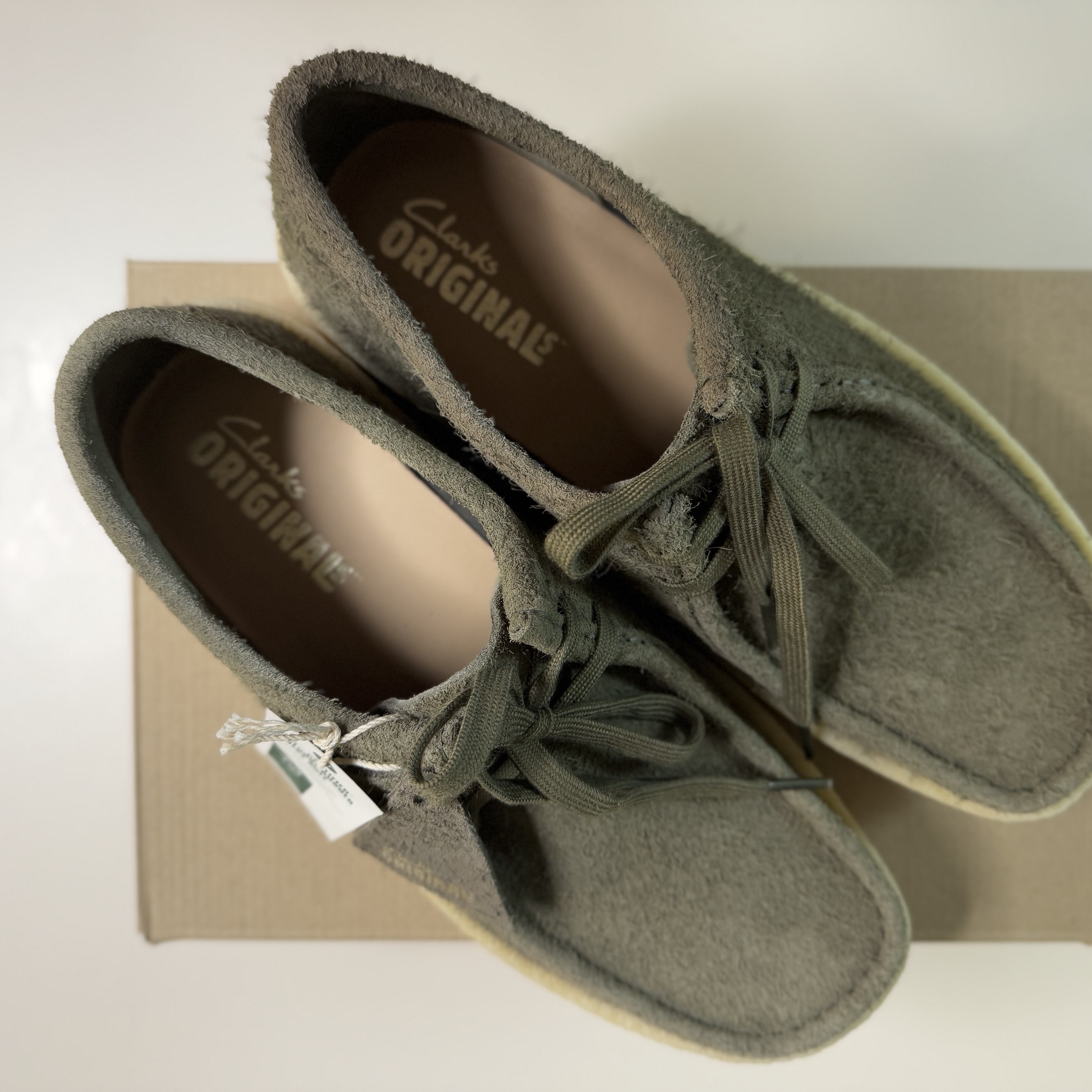 Clarks Wallabee Pale Khaki 착용 스타일 - 3