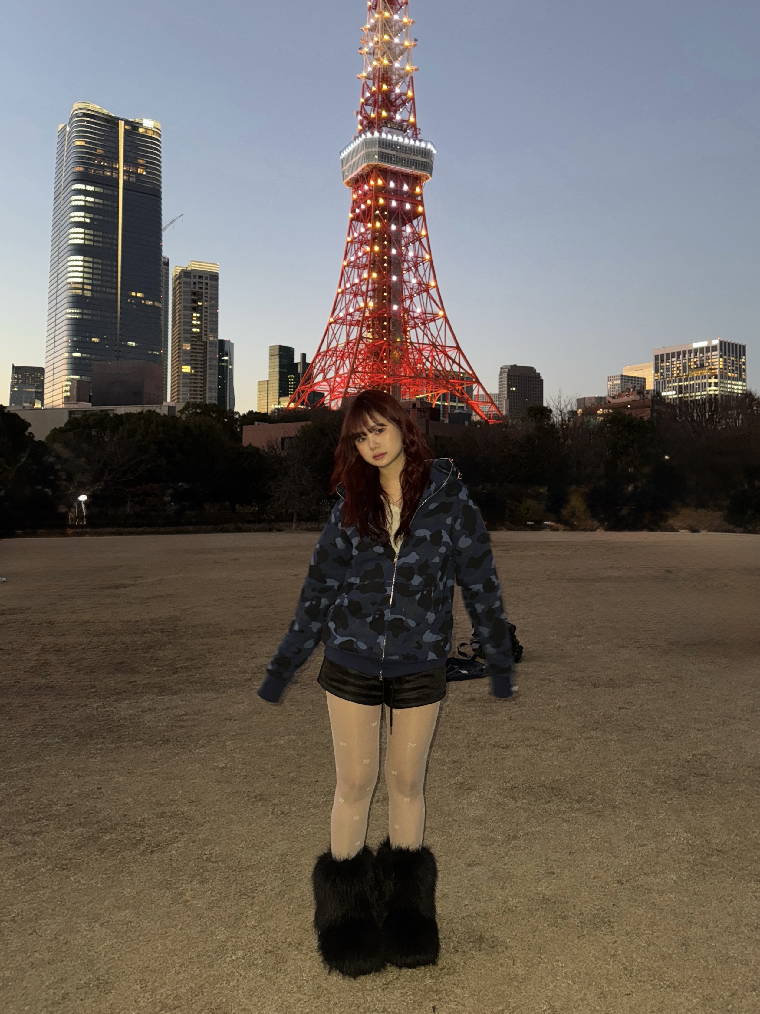 BAPE Color Camo Shark Full Zip Hoodie Navy 착용 스타일 - 3