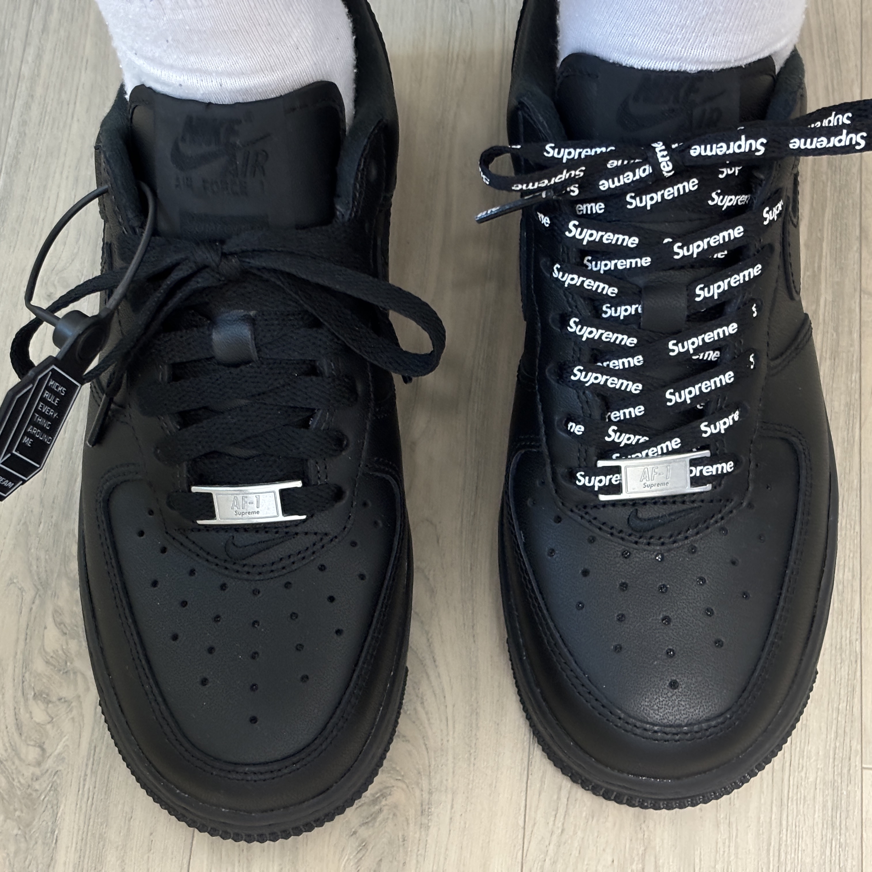 Nike x Supreme Air Force 1 Low Black, IAB Studio Lime Black White Socks (3 Pack) 착용 스타일 - 2