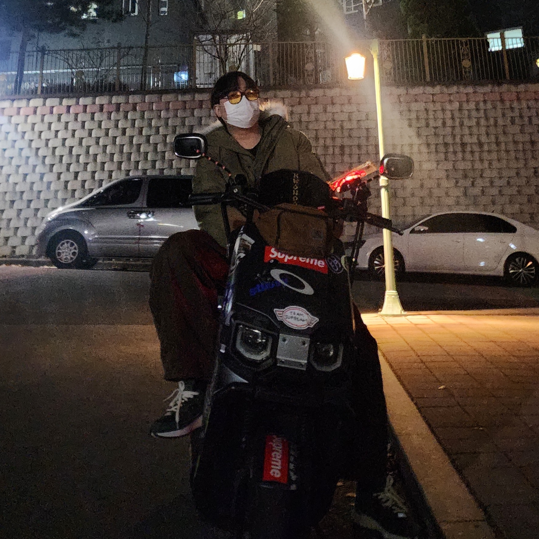 Palace P-2B Cargo Parka Olive - 23FW, New Balance x JJJJound 992 Made in USA Mossy Green 착용 스타일 - 2